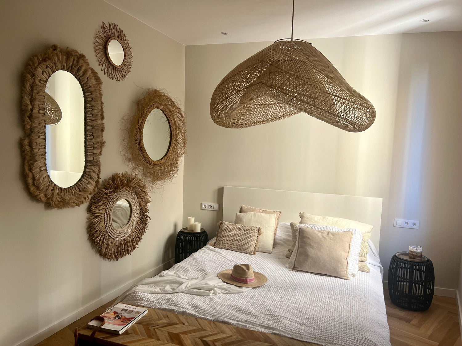 Handgevlochten XL rotan wolk hanglamp van Luna Lola