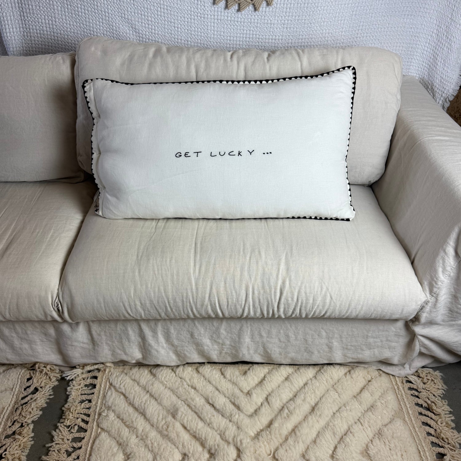 Linnen Pillow + Filling | Get Lucky | White