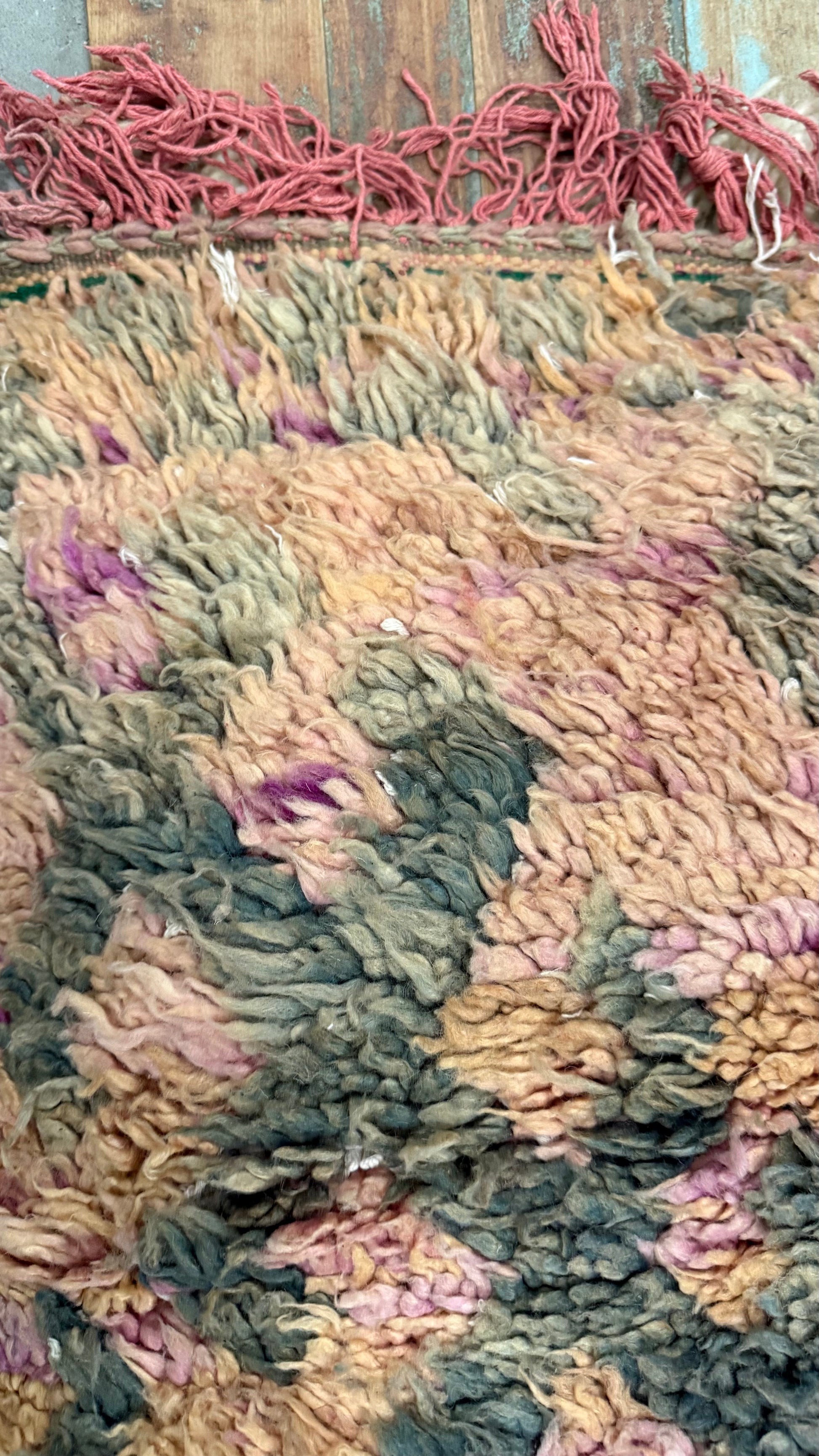 Detail wolstructuur vintage berber, handgeknoopt
