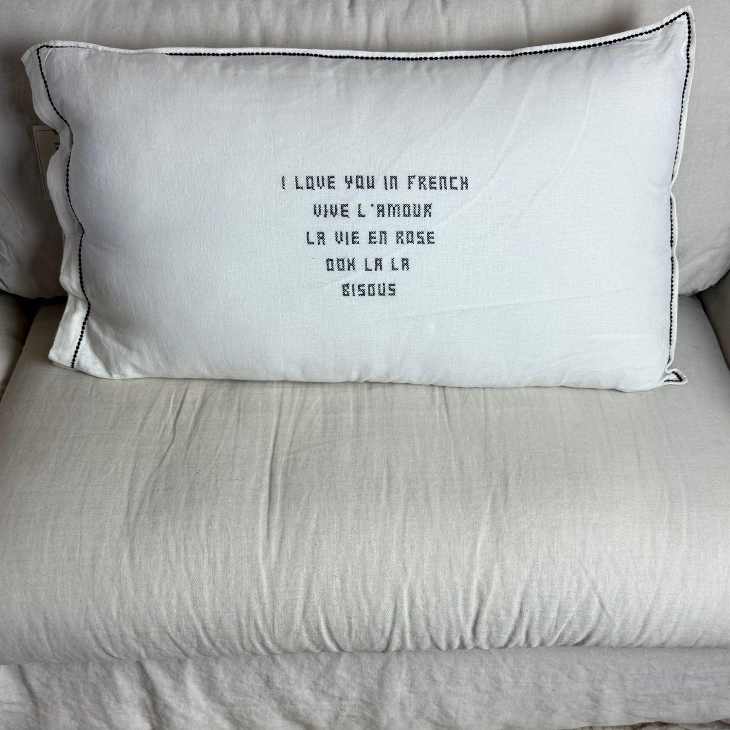 Linnen kussen + binnenkussen | I Love You In French | wit.