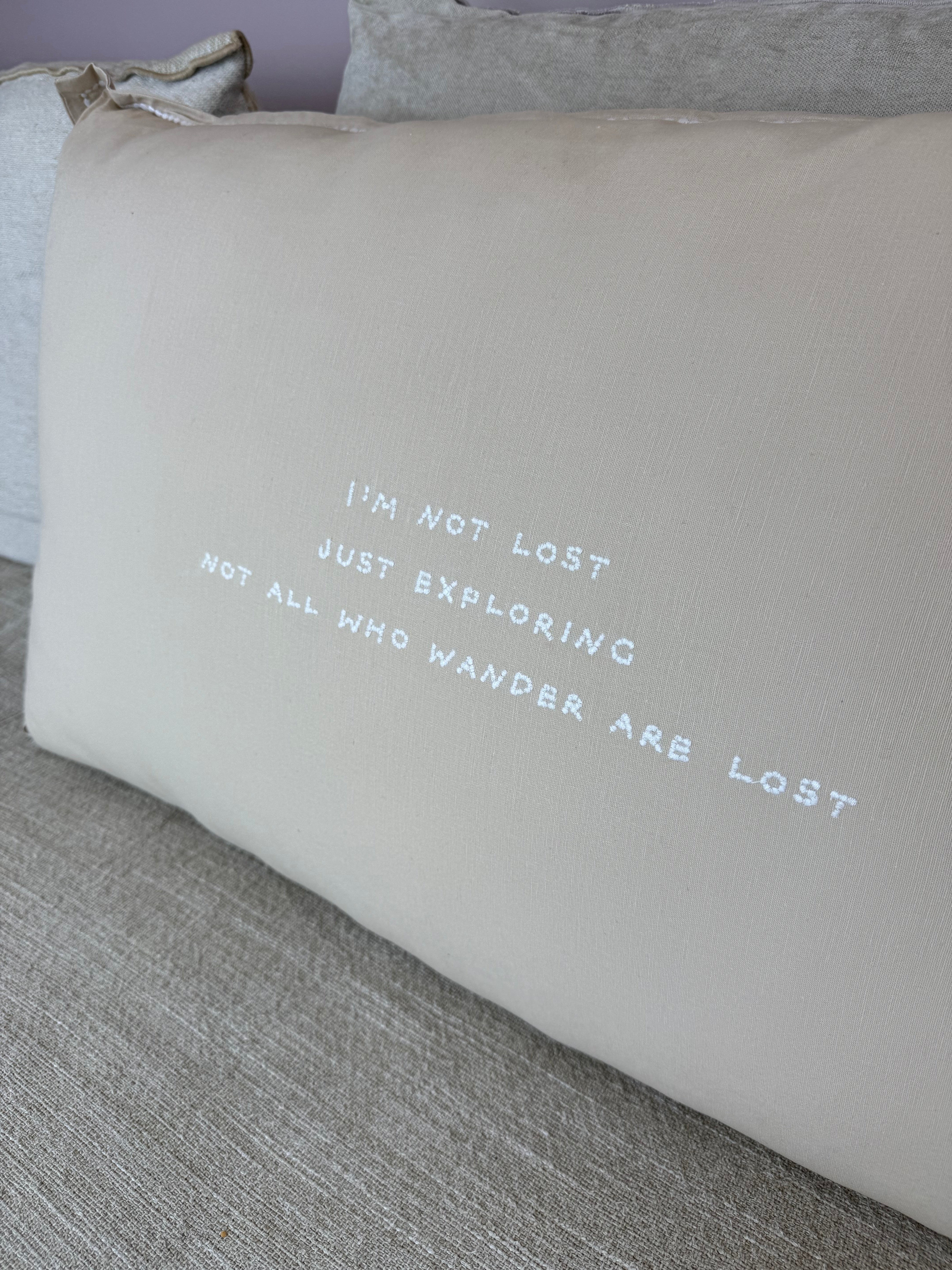 Linnen kussen + binnenkussen | I'm Not Lost | Naturel