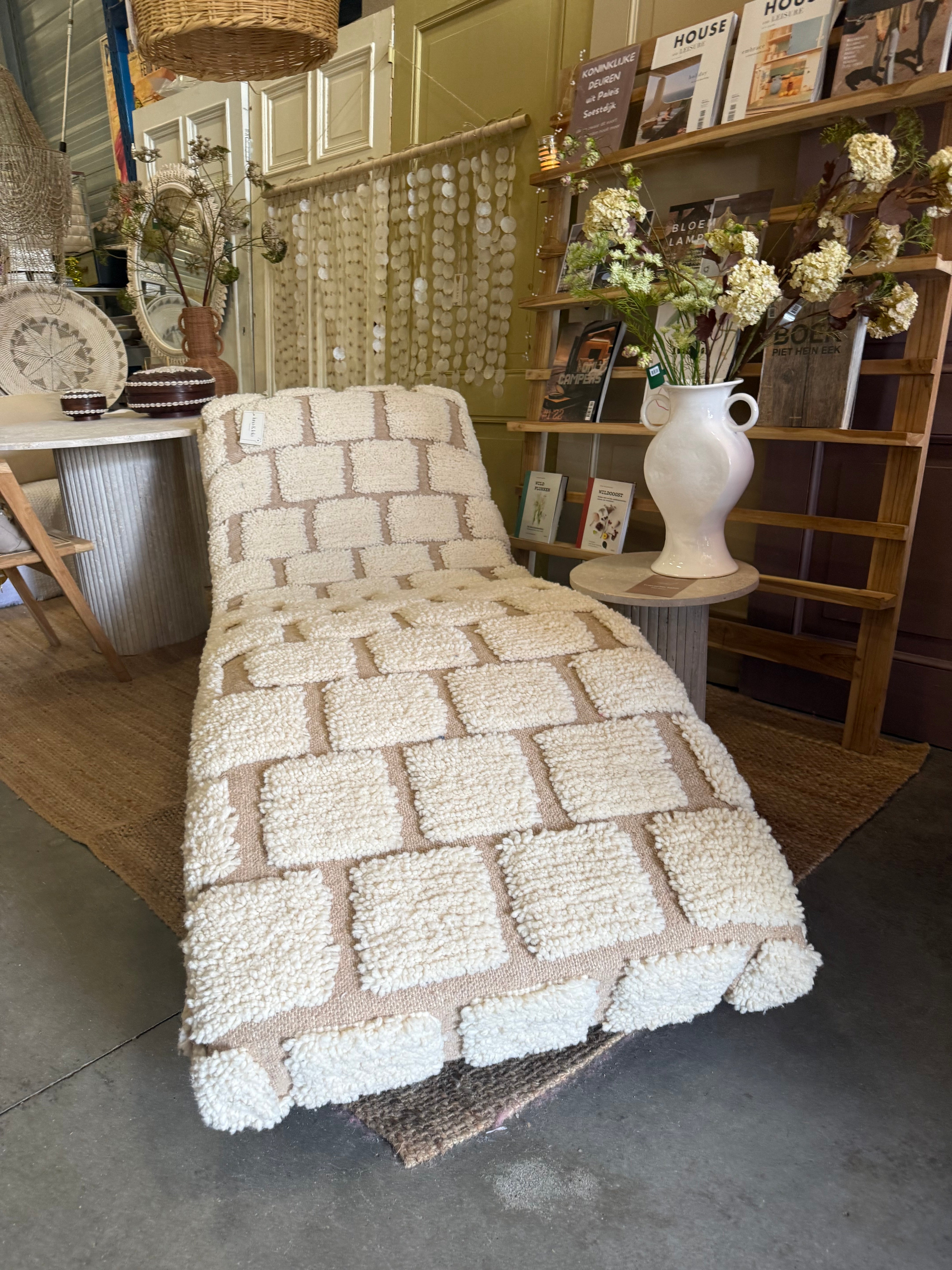 Chaise longue van berber kleed 215 lang x 80 cm breed x 80 cm hoog