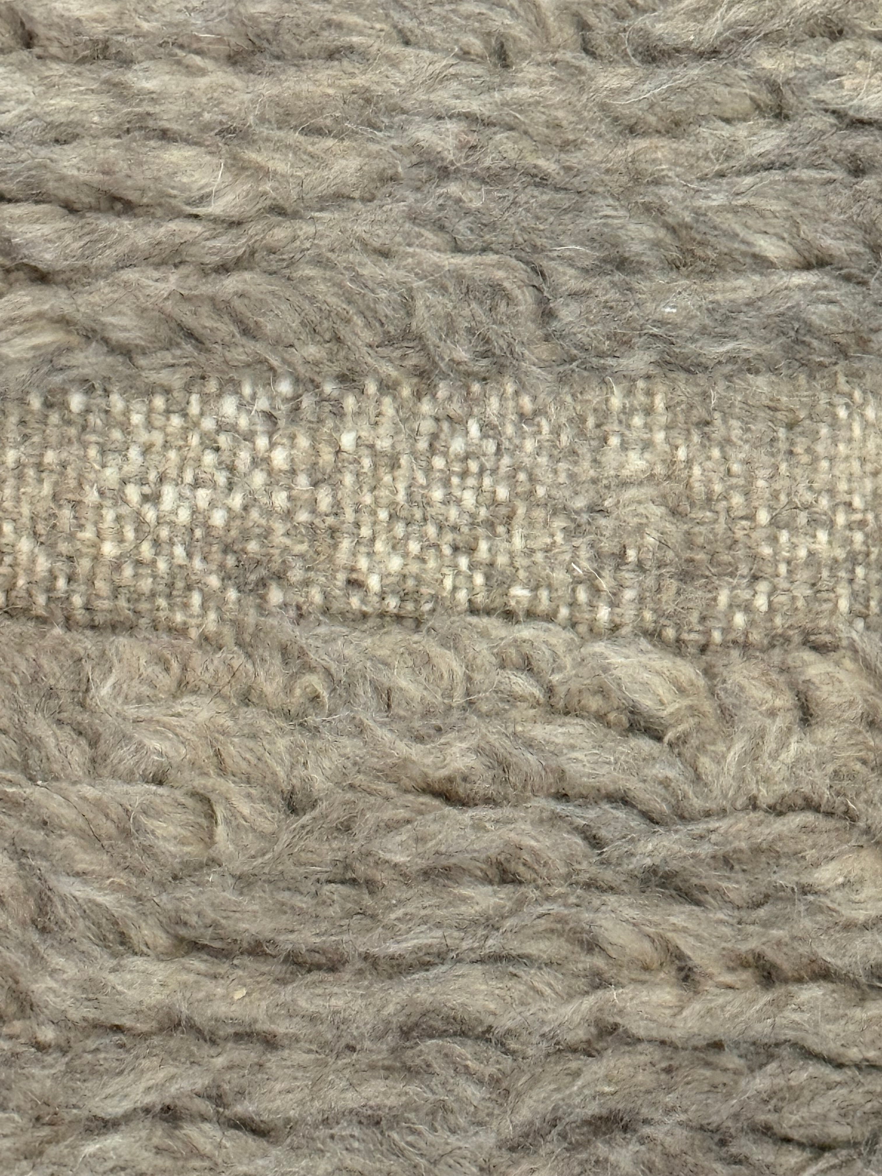 100% wollen kleed - 280 x  150 cm - linnen kleur kaki- er bestaat er maar een in de hele wereld zoals deze