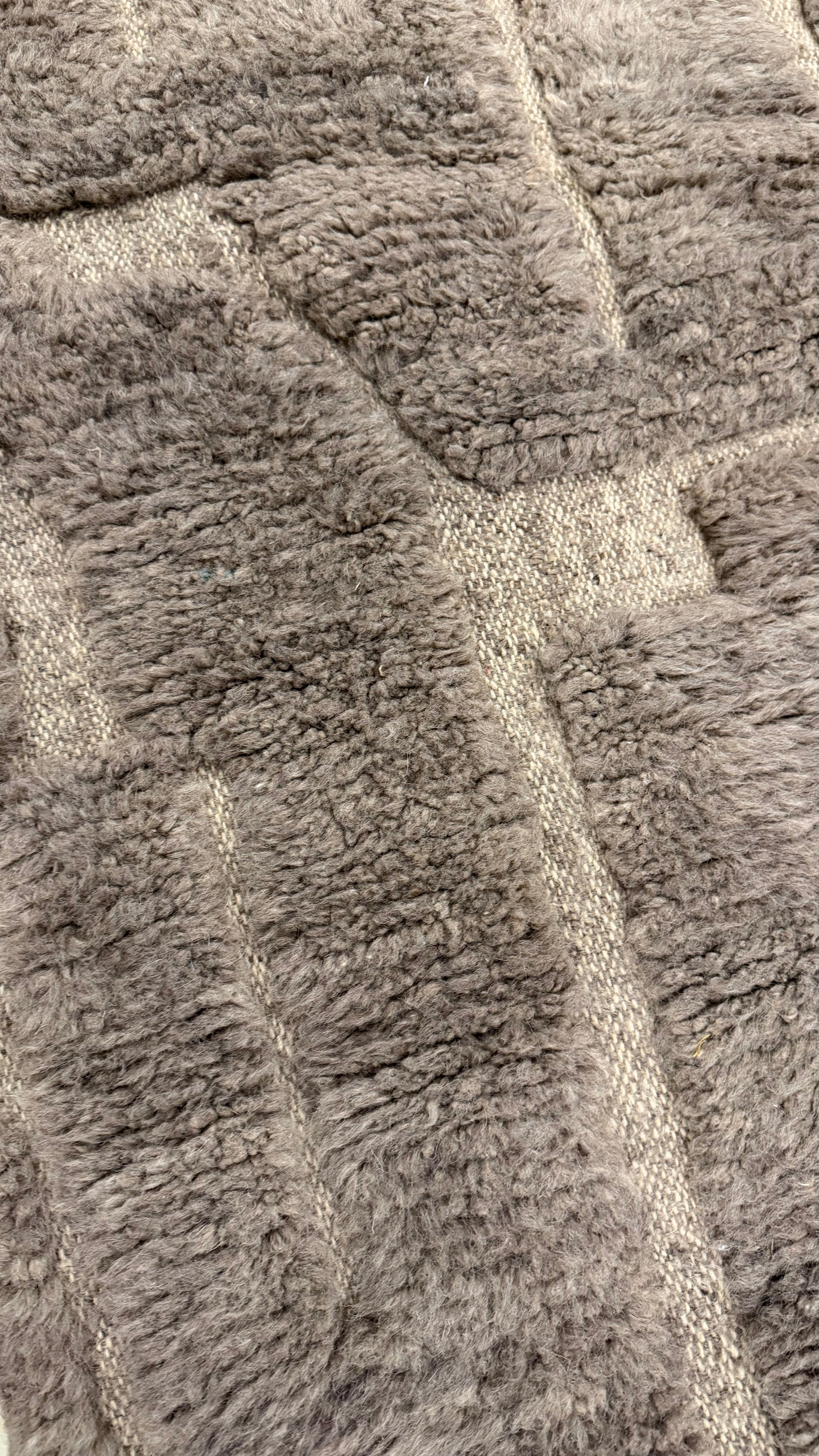 Taupe kleurig kleed – Handgeknoopt Berber vloerkleed uit Marokko | 250 x 150 cm