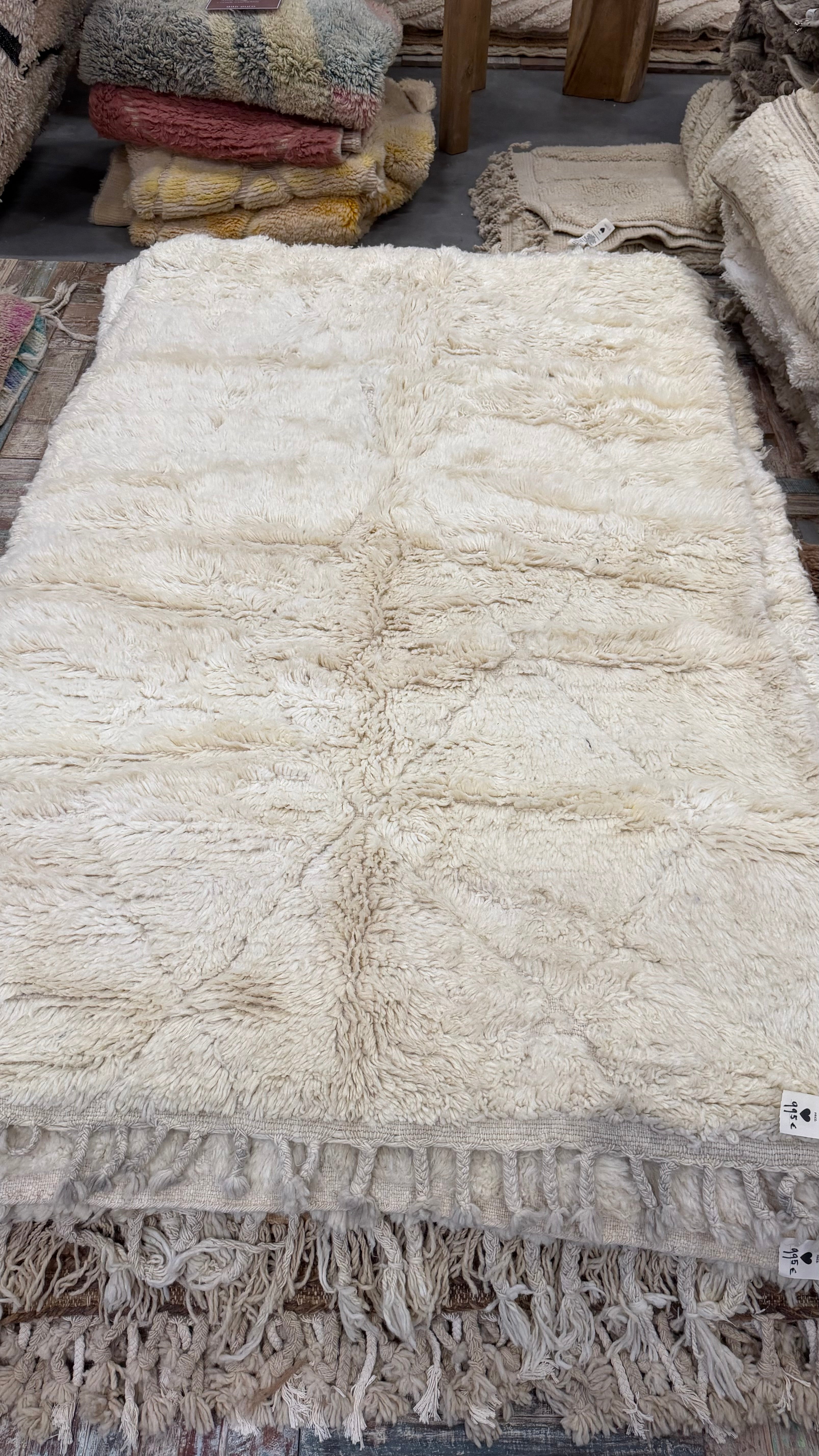 Draa · Handgeknoopt Wollen Vloerkleed · 230 x 147 cm · Gebroken Wit – weergave 2