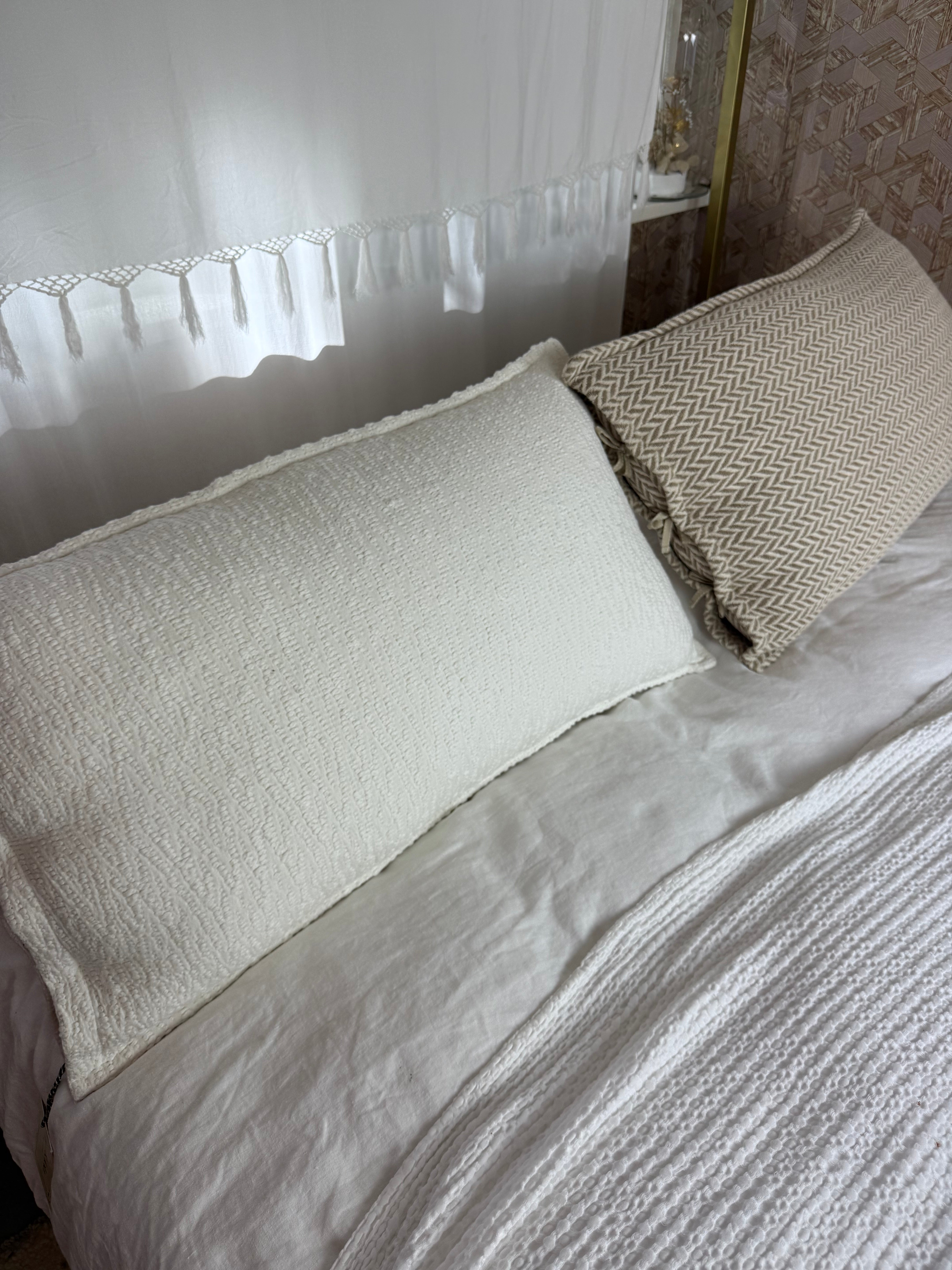 Linnen Pillow + Filling | Jacquard Zigzag