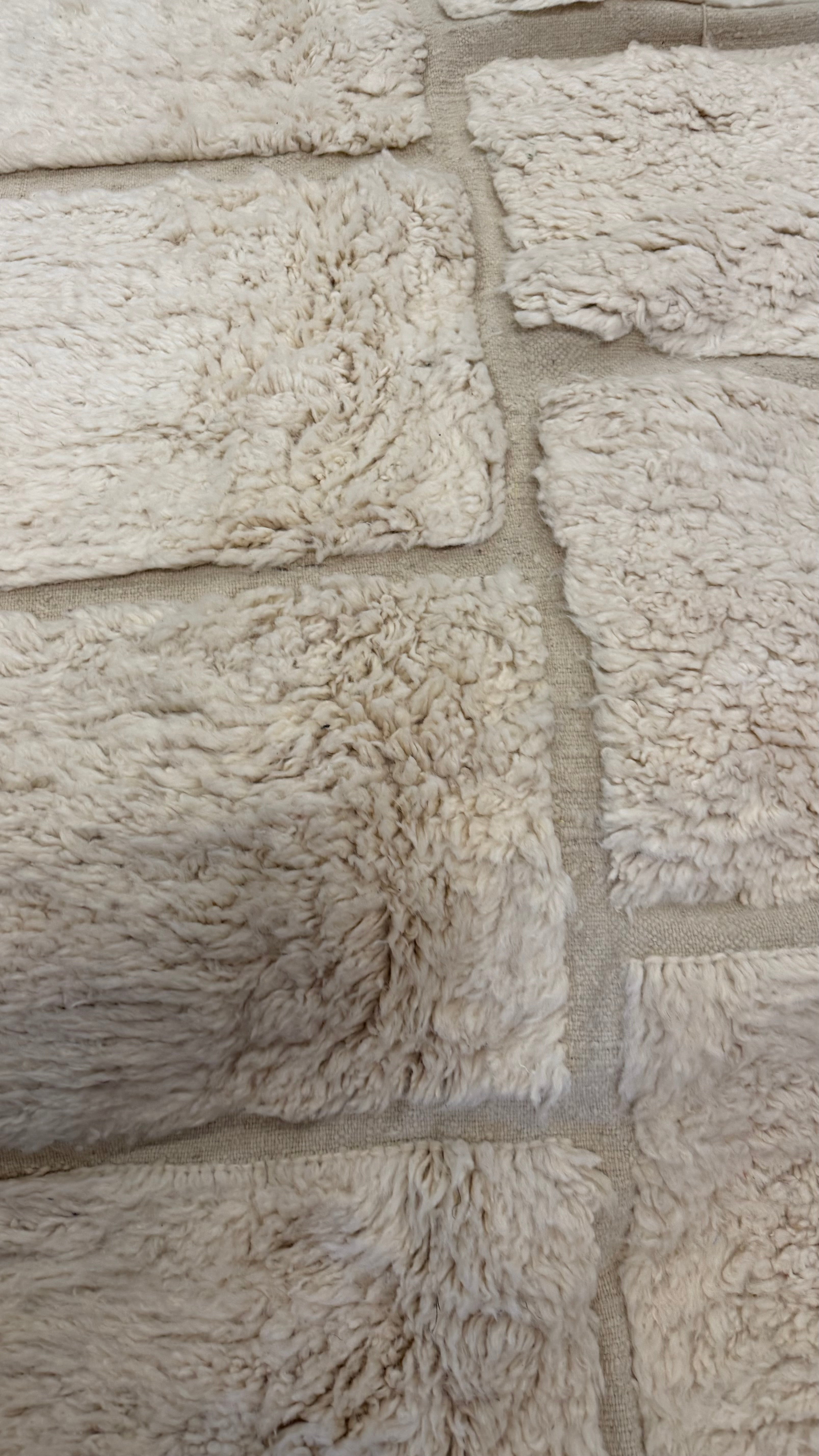 Detail wolstructuur berber kleed 4 x 3 meter, naturel tinten