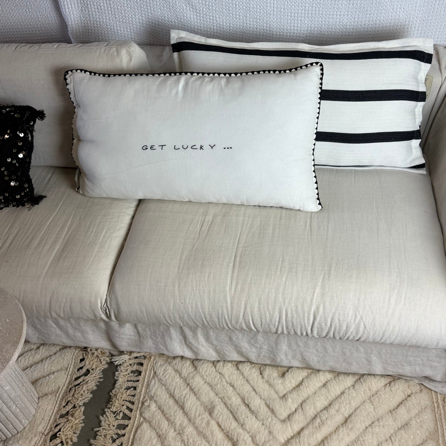 Linnen Pillow + Filling | Get Lucky | White
