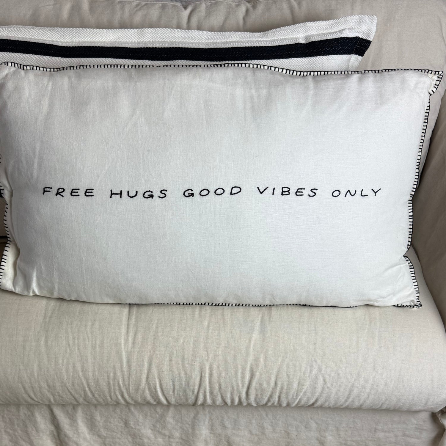 Linnen Pillow + Filling | Free Hugs | Natural