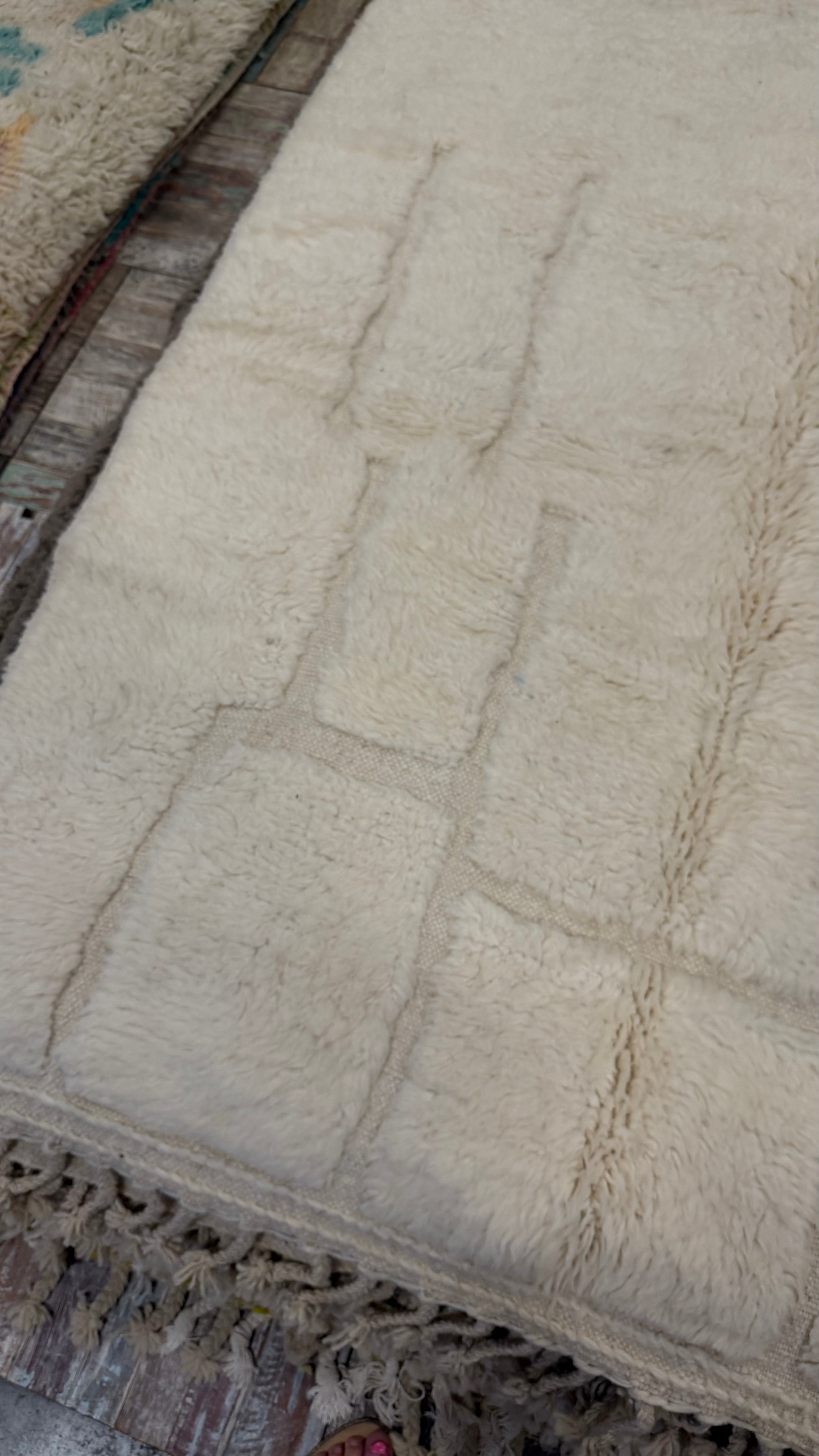 Creme kleurig kleed – Handgeknoopt Berber vloerkleed uit Marokko | 250 x 150 cm (Kopie)