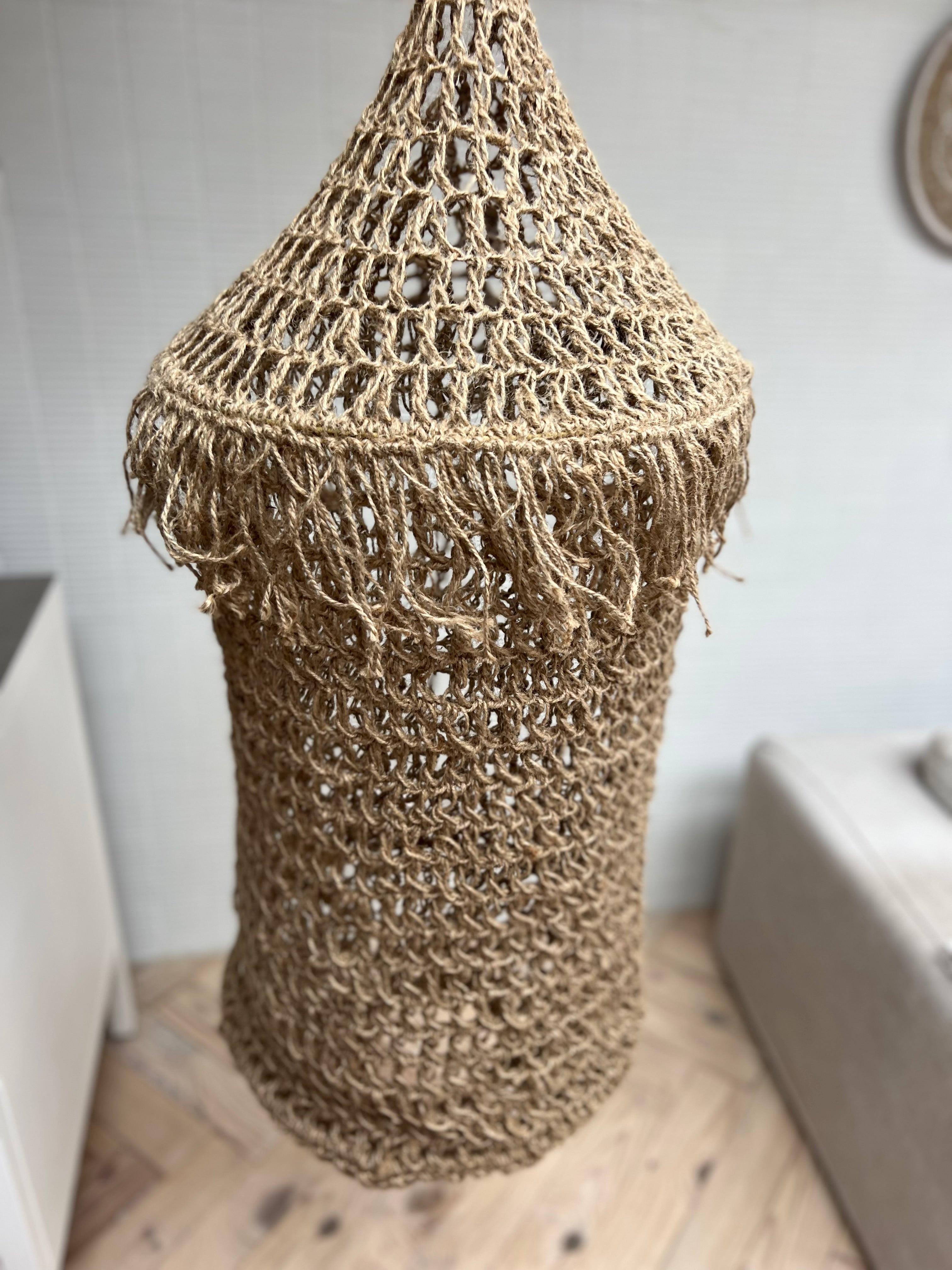 Handgemaakte Gehaakte Hangende Sculptuur van Jute – 150 cm.