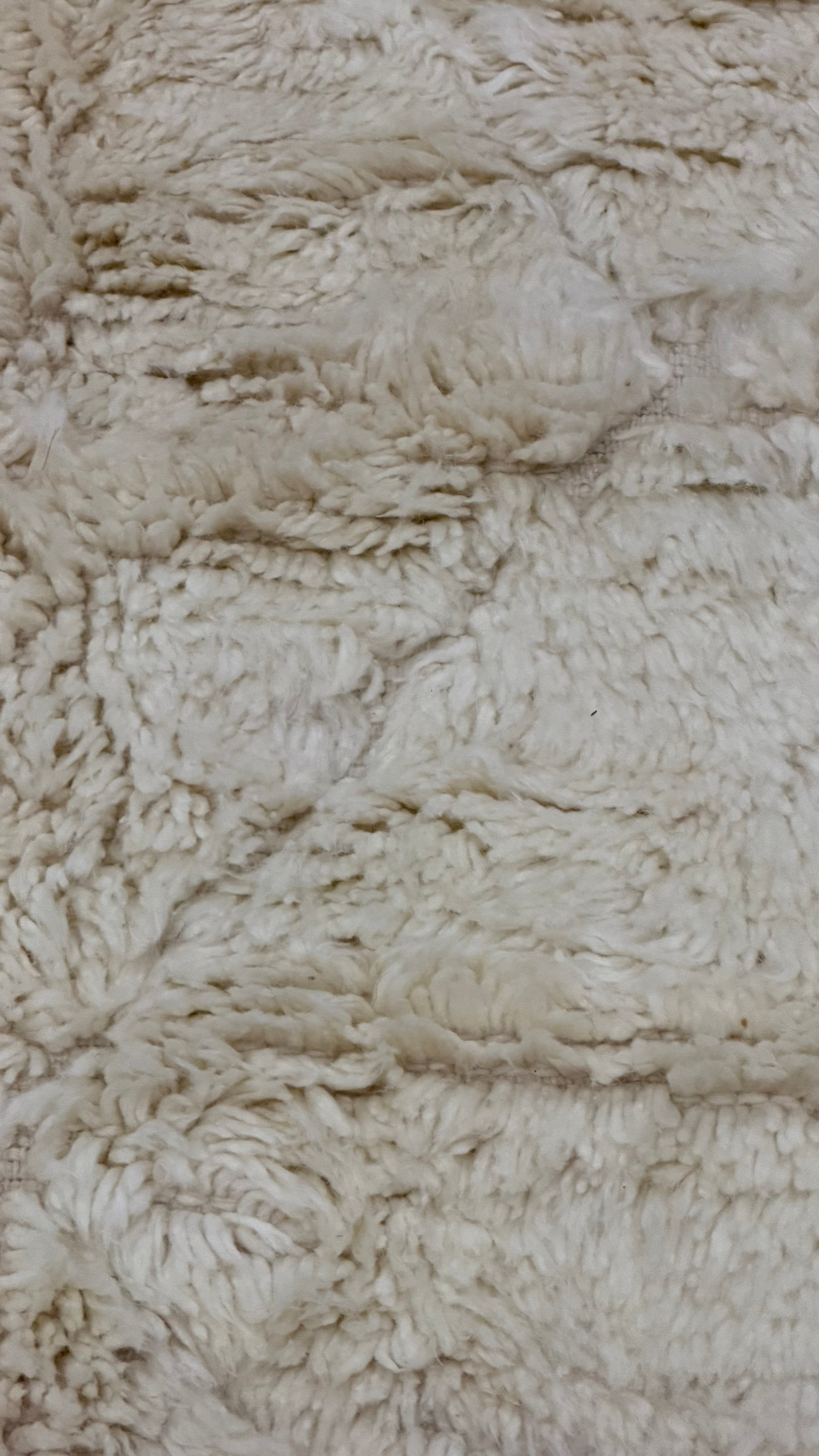 Draa · Handgeknoopt Wollen Vloerkleed · 230 x 147 cm · Gebroken Wit