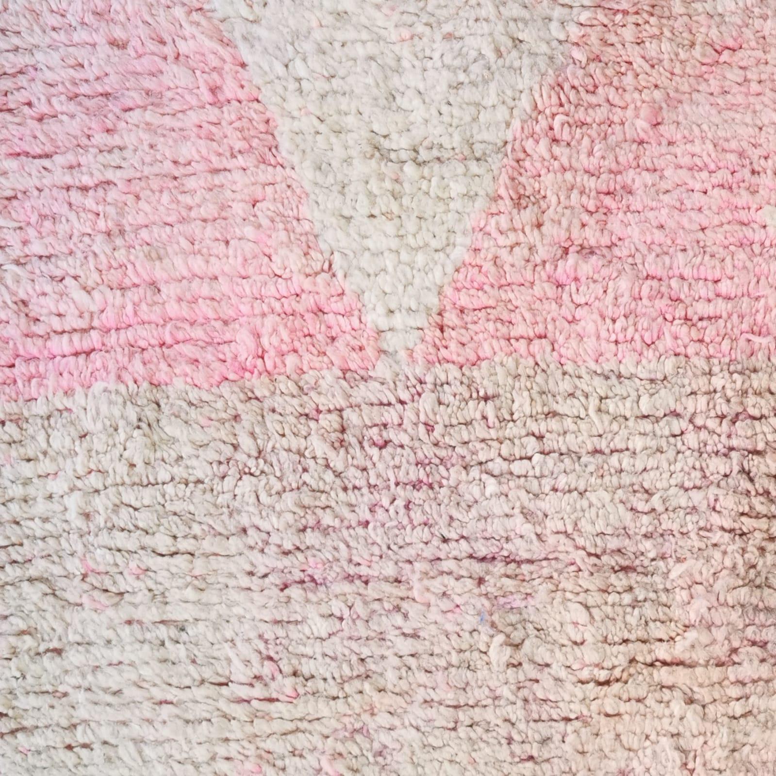 Bajoud kleed 250x 150 cm.