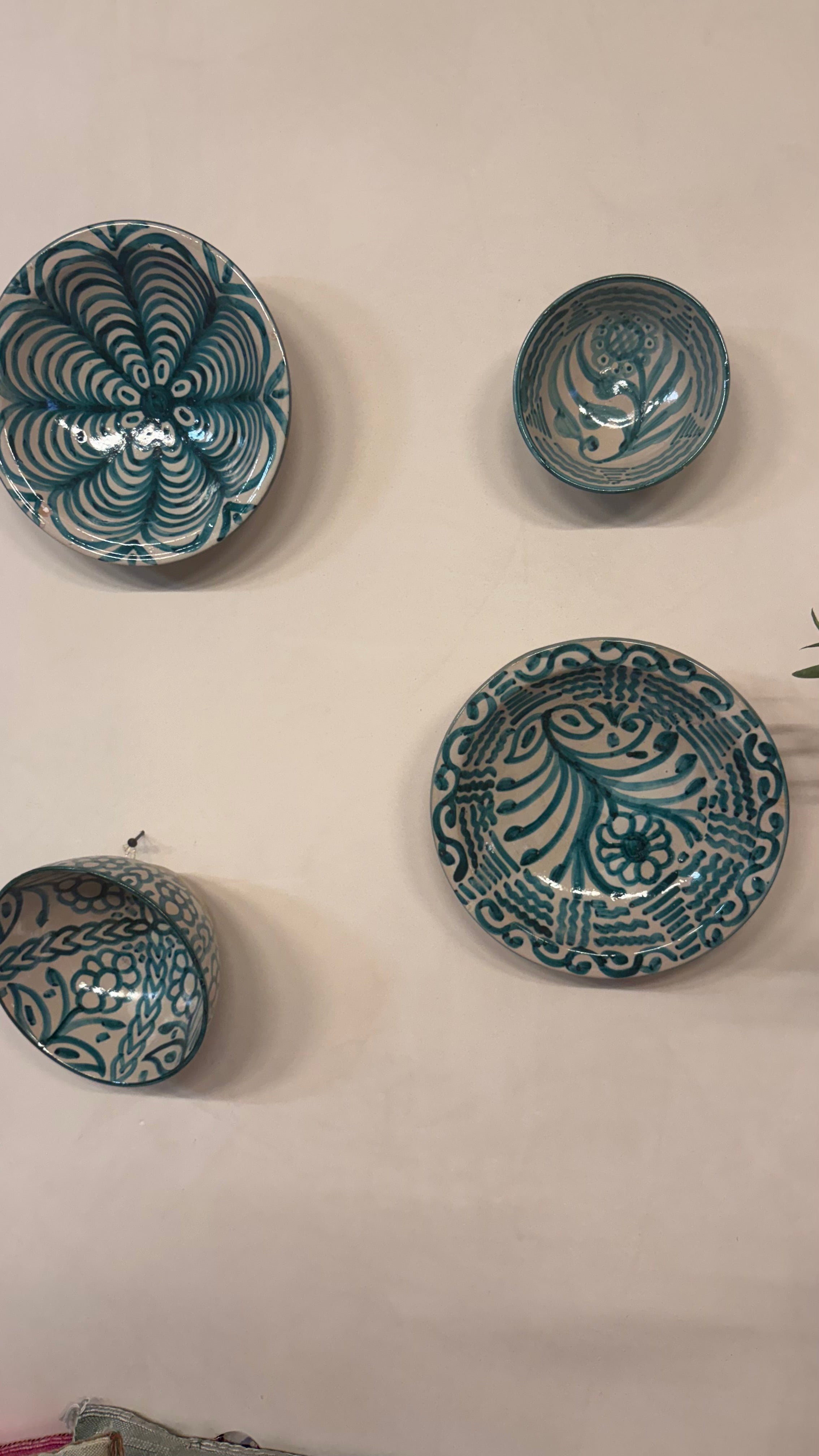 Wandborden kommen in interieur, antieke Spaanse look