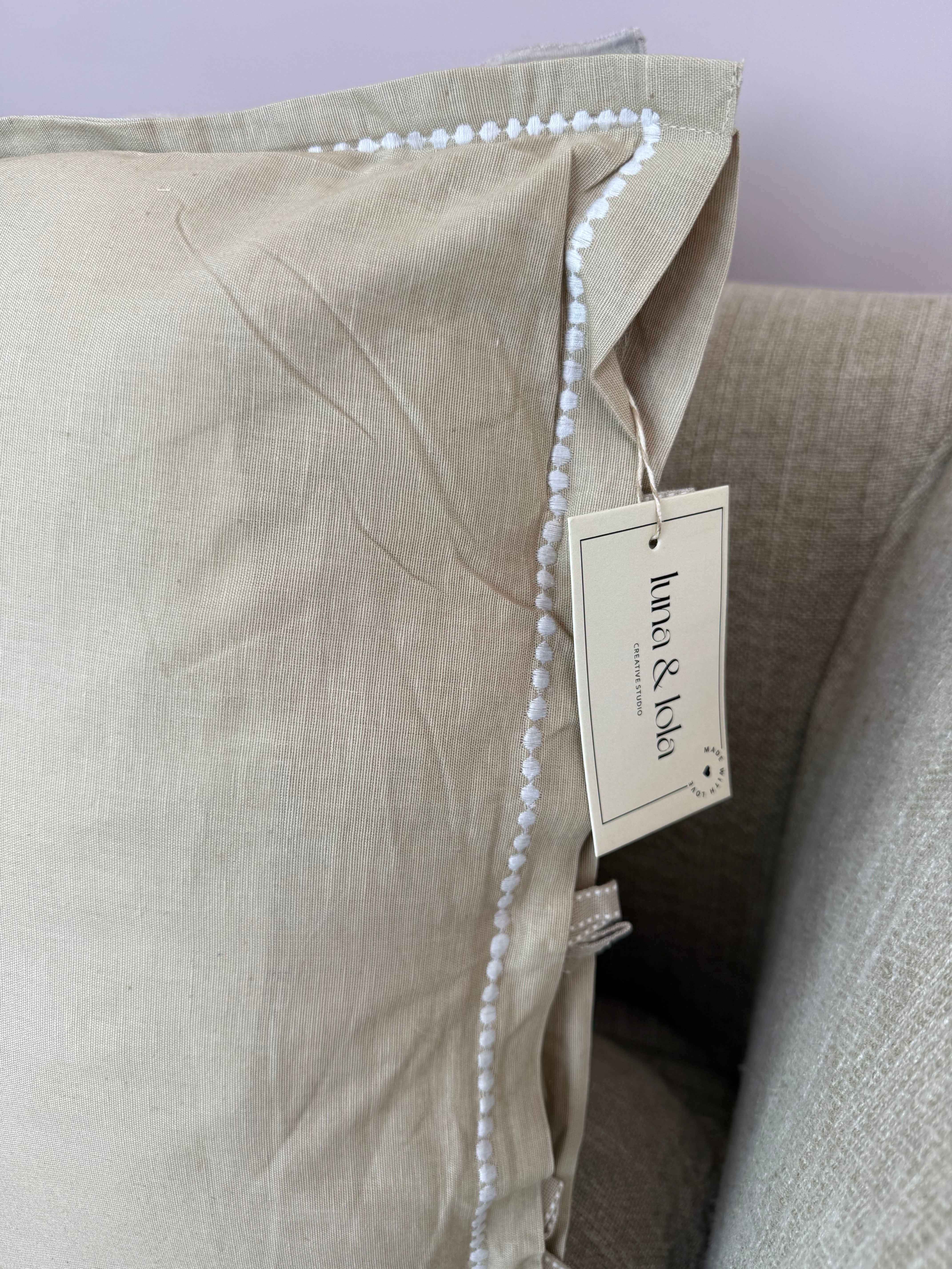 Linnen Pillow + Filling | Destination Happiness | Natural