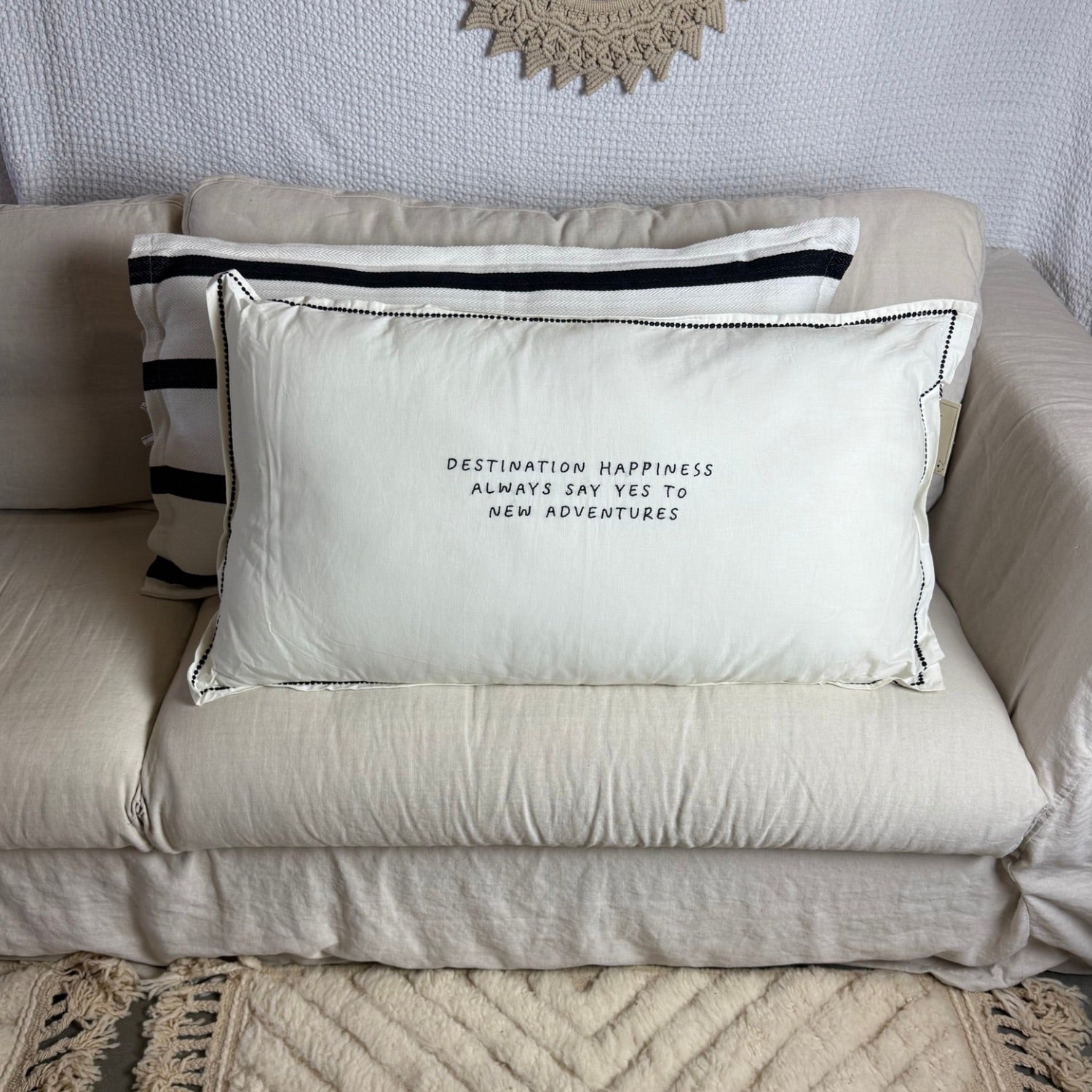Linnen Pillow + Filling | Destination Happiness | White