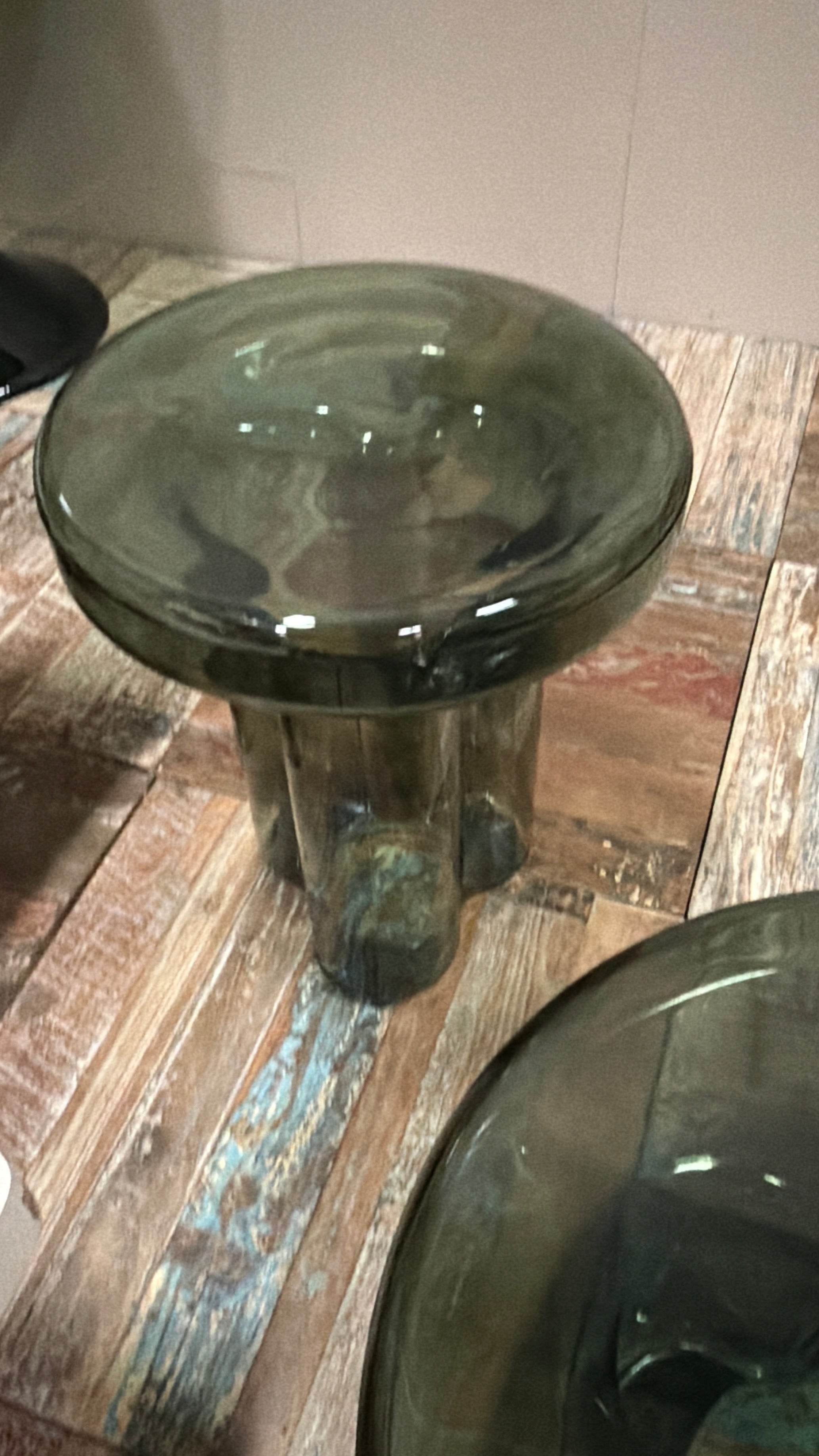 Olivia · Handgeblazen Glazen Bijzettafel · Groen