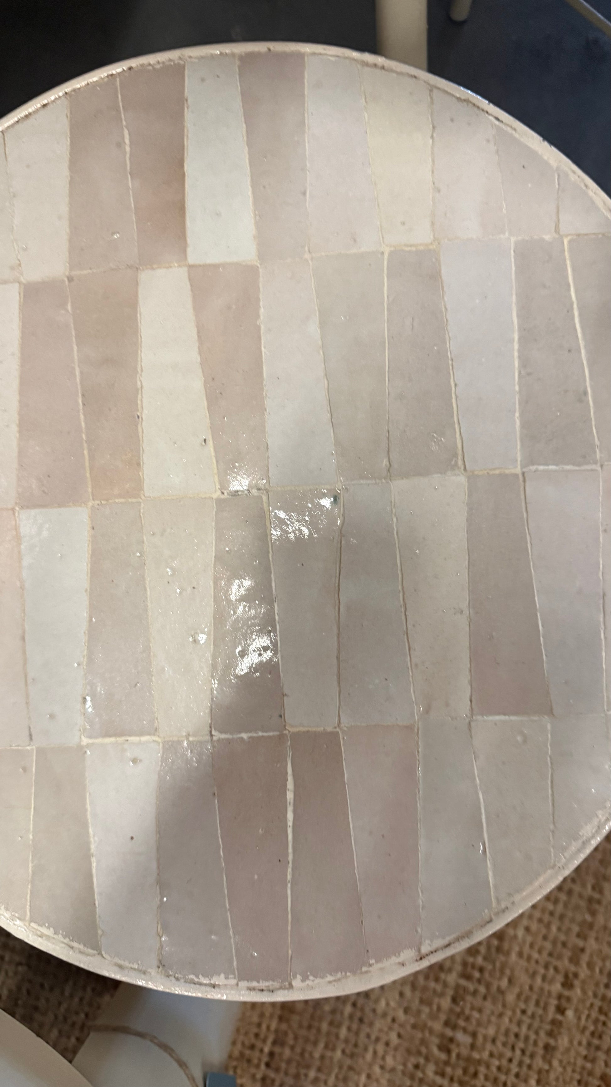 Beige tegeltjestafel bovenaanzicht, tegelpatroon