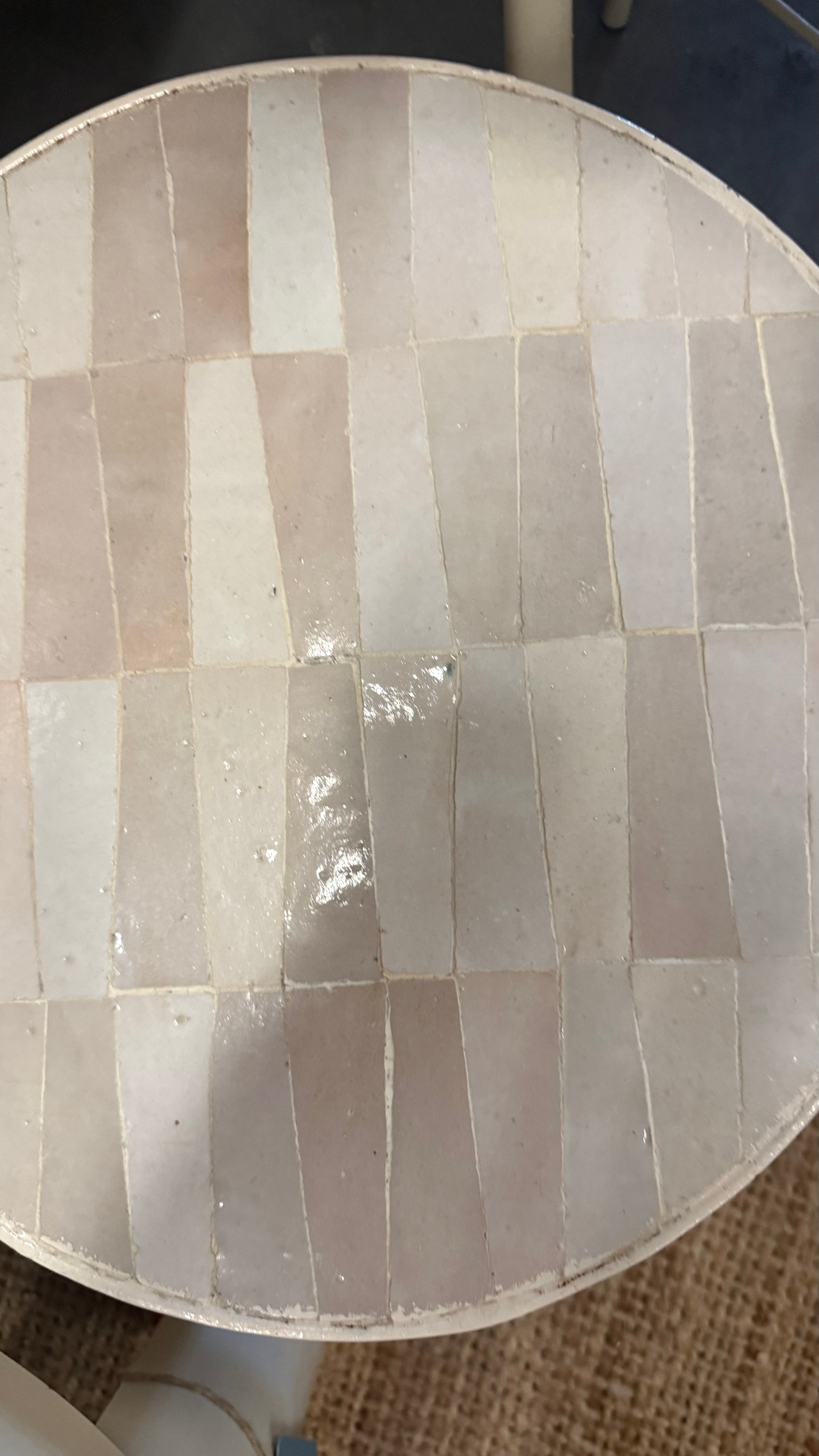 Beige tegeltjestafel bovenaanzicht, tegelpatroon
