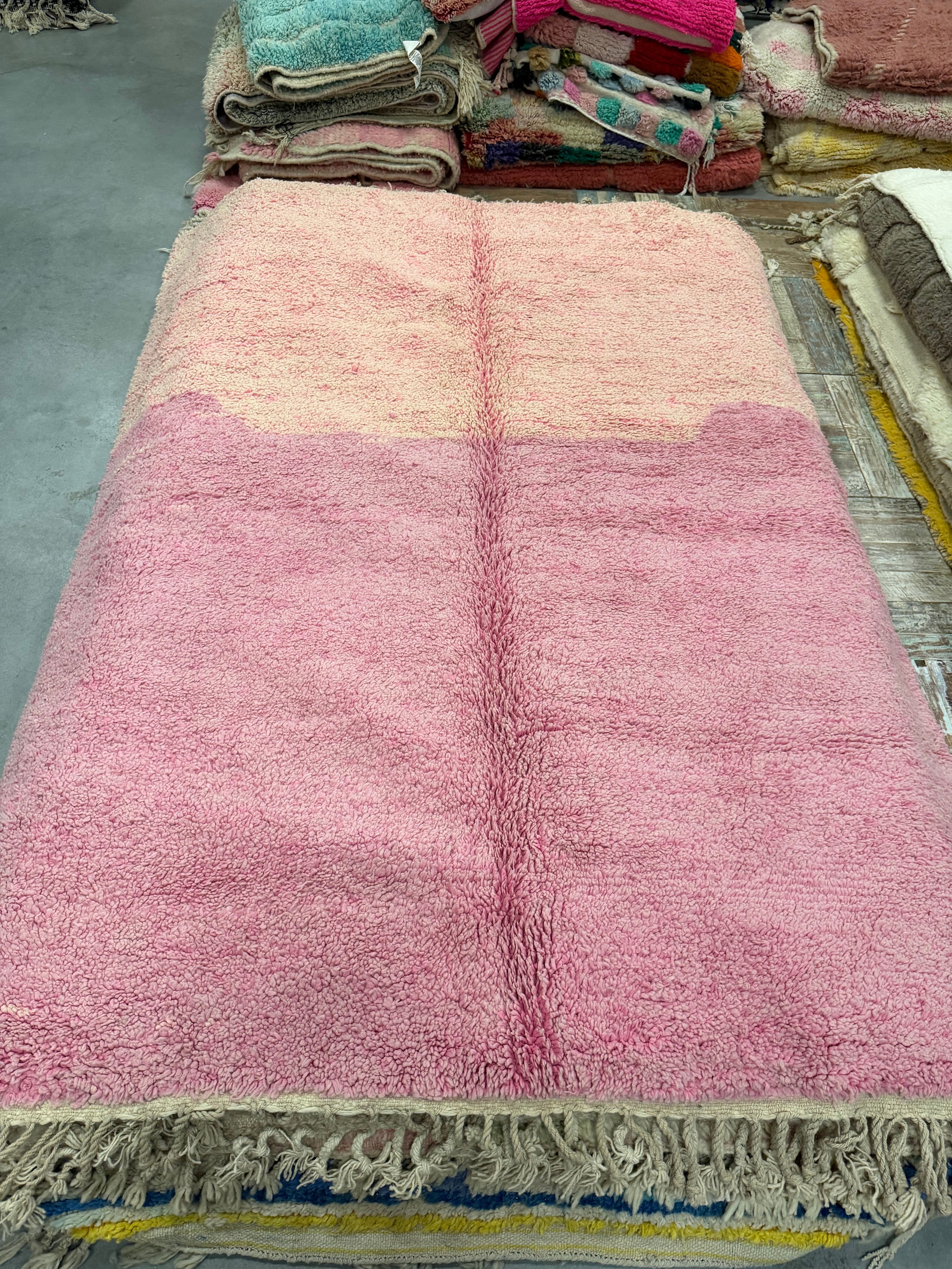 Lou Lou tapijt roze ton sur ton– Handgeknoopt Berber vloerkleed uit Marokko | 300 x 200 cm