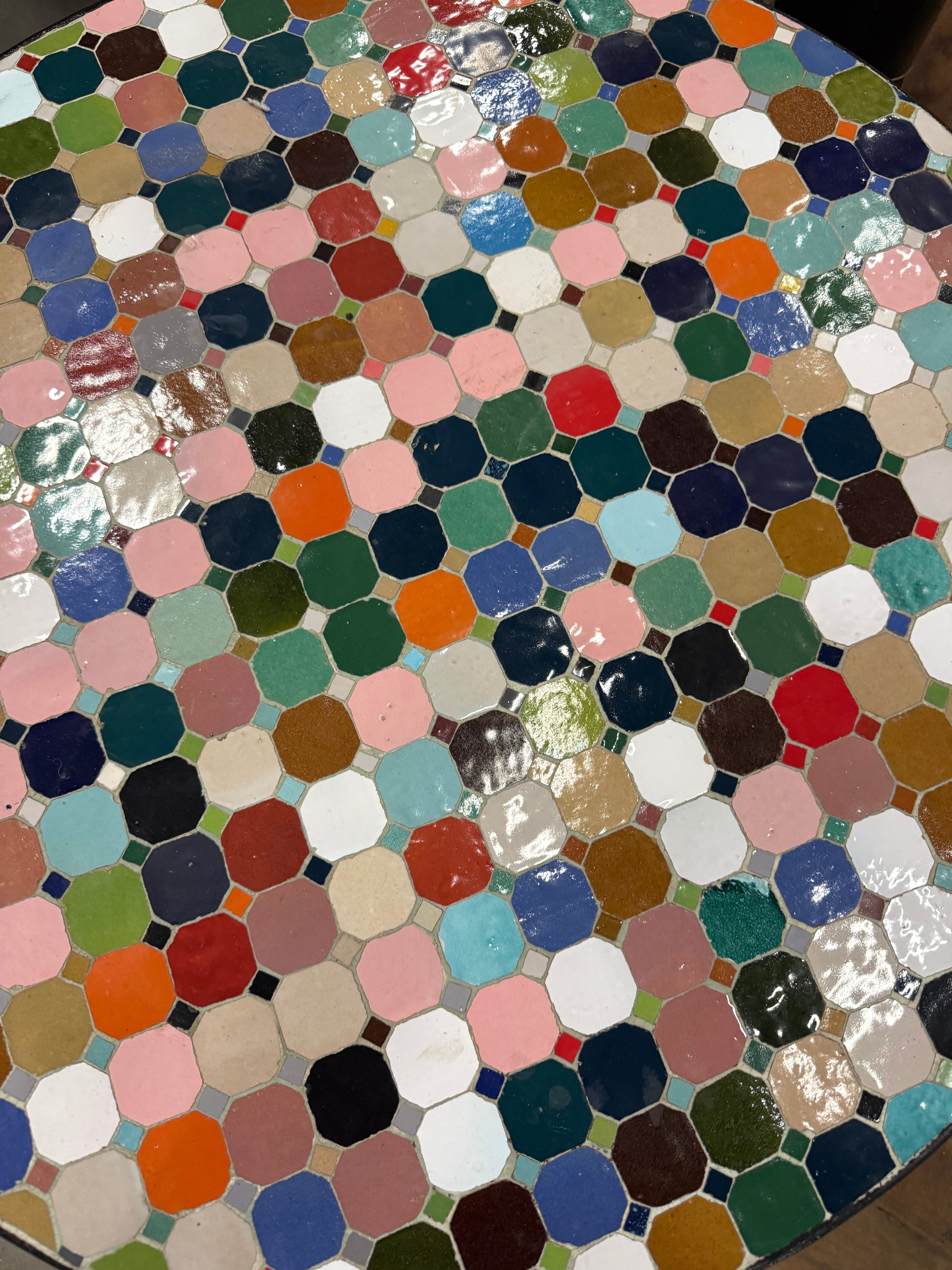 Tegeltjes ronde bijzet tafel - multi colour - 60 cm - uniek exemplaar