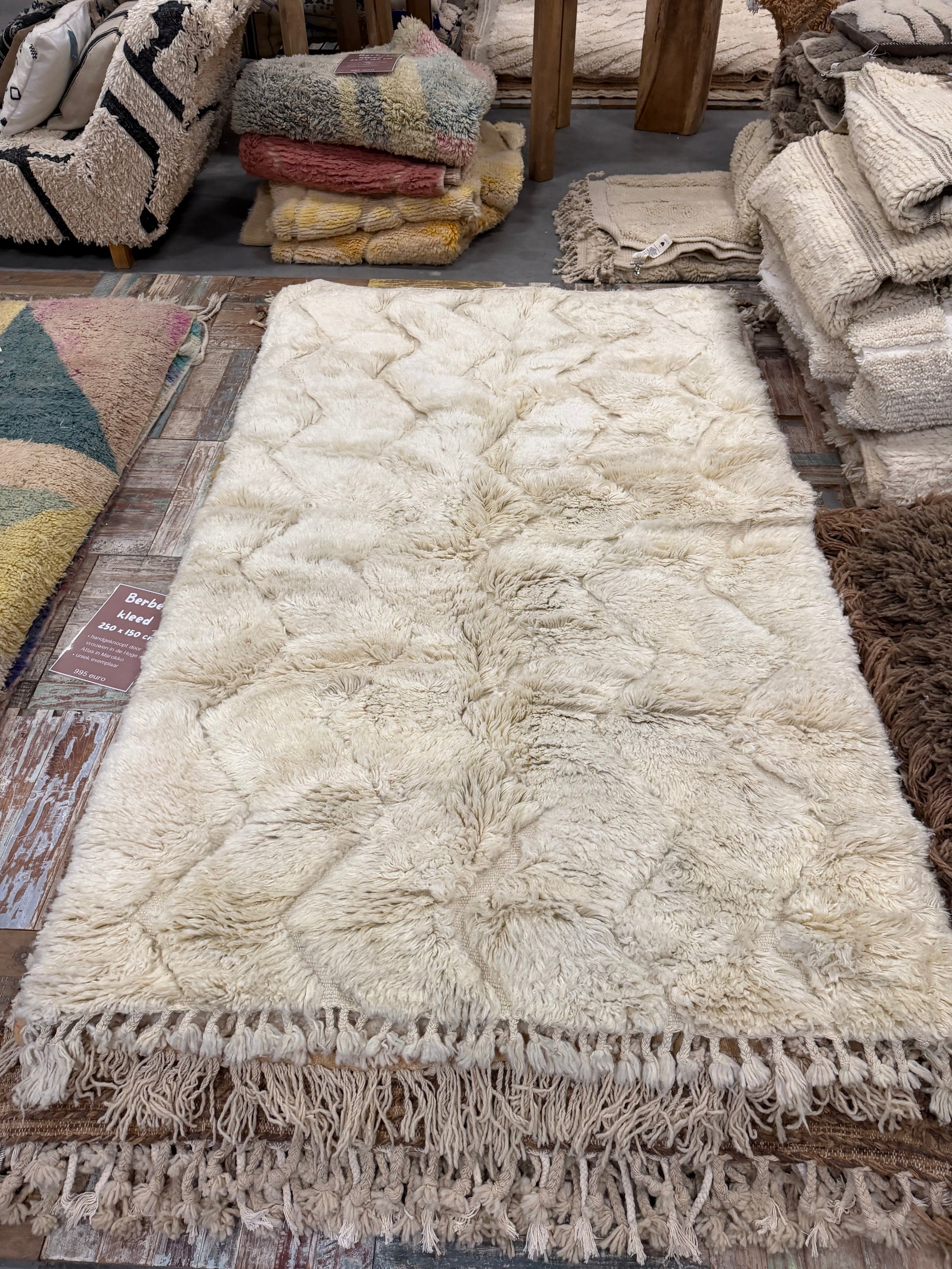 Essaouira · Handgeknoopt Wollen Vloerkleed · 243 x 150 cm · Gebroken Wit