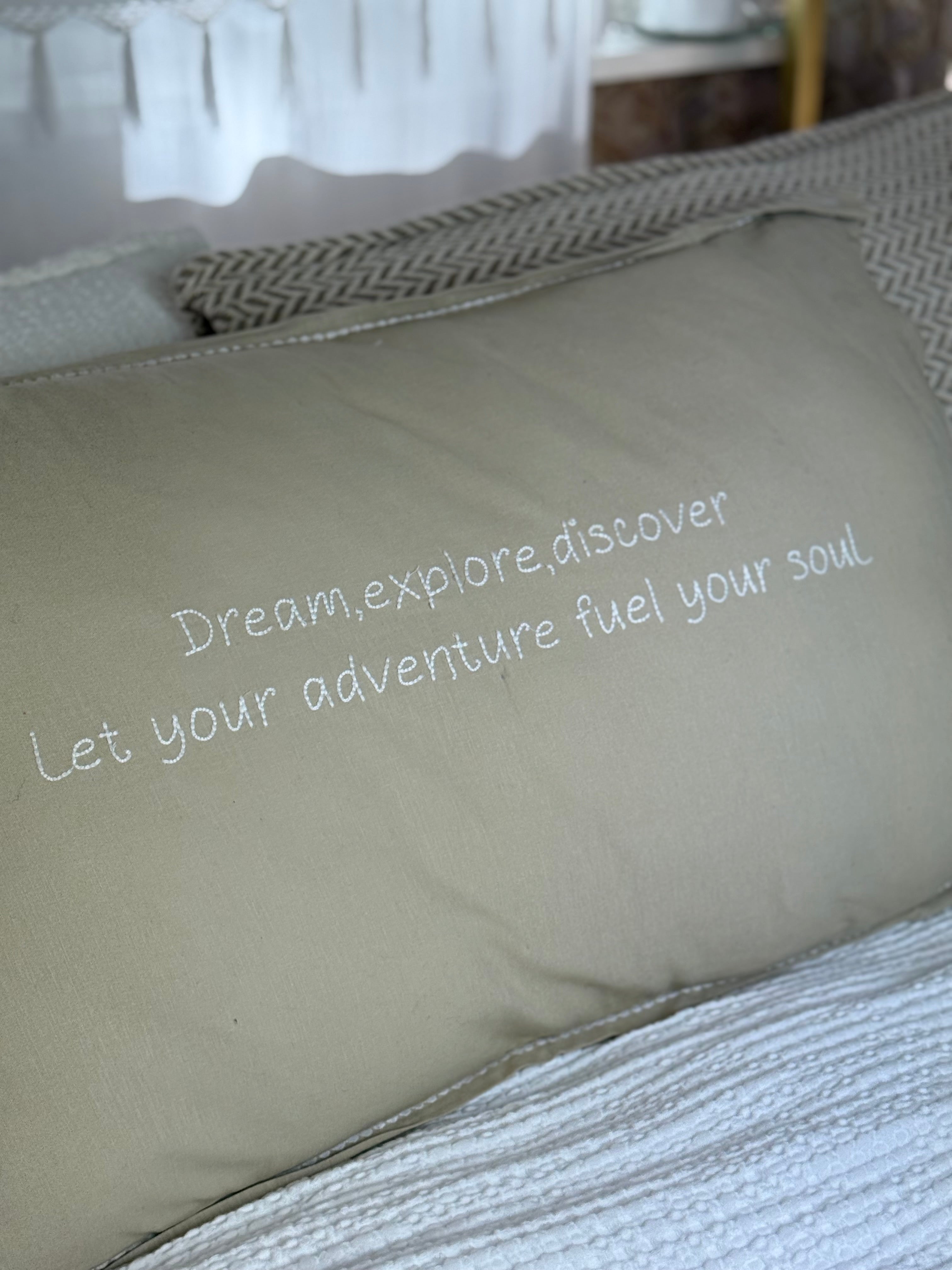 Linnen Pillow + Filling | Dream Explore Discover | Natural