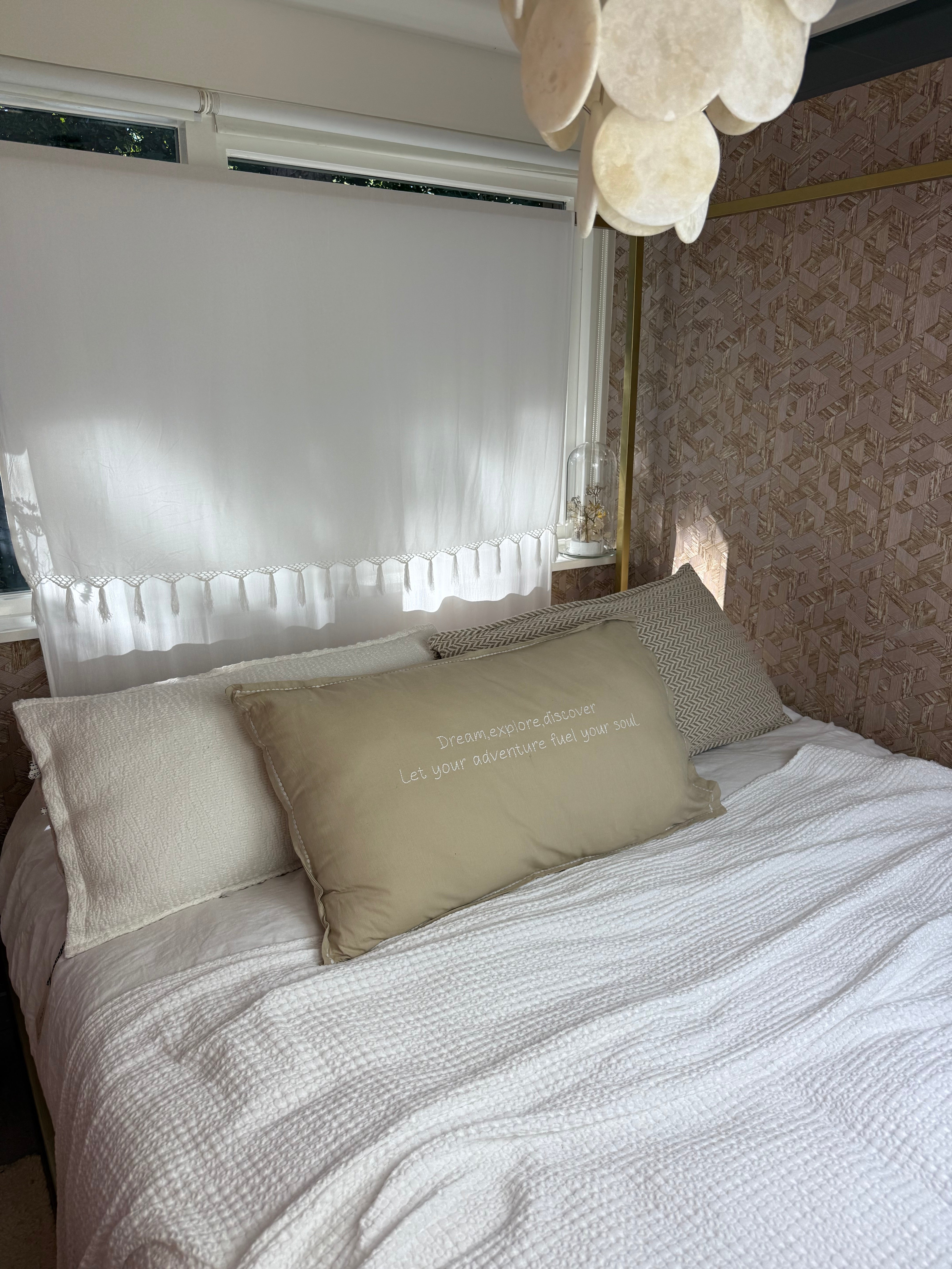 Linnen Pillow + Filling | Dream Explore Discover | Natural