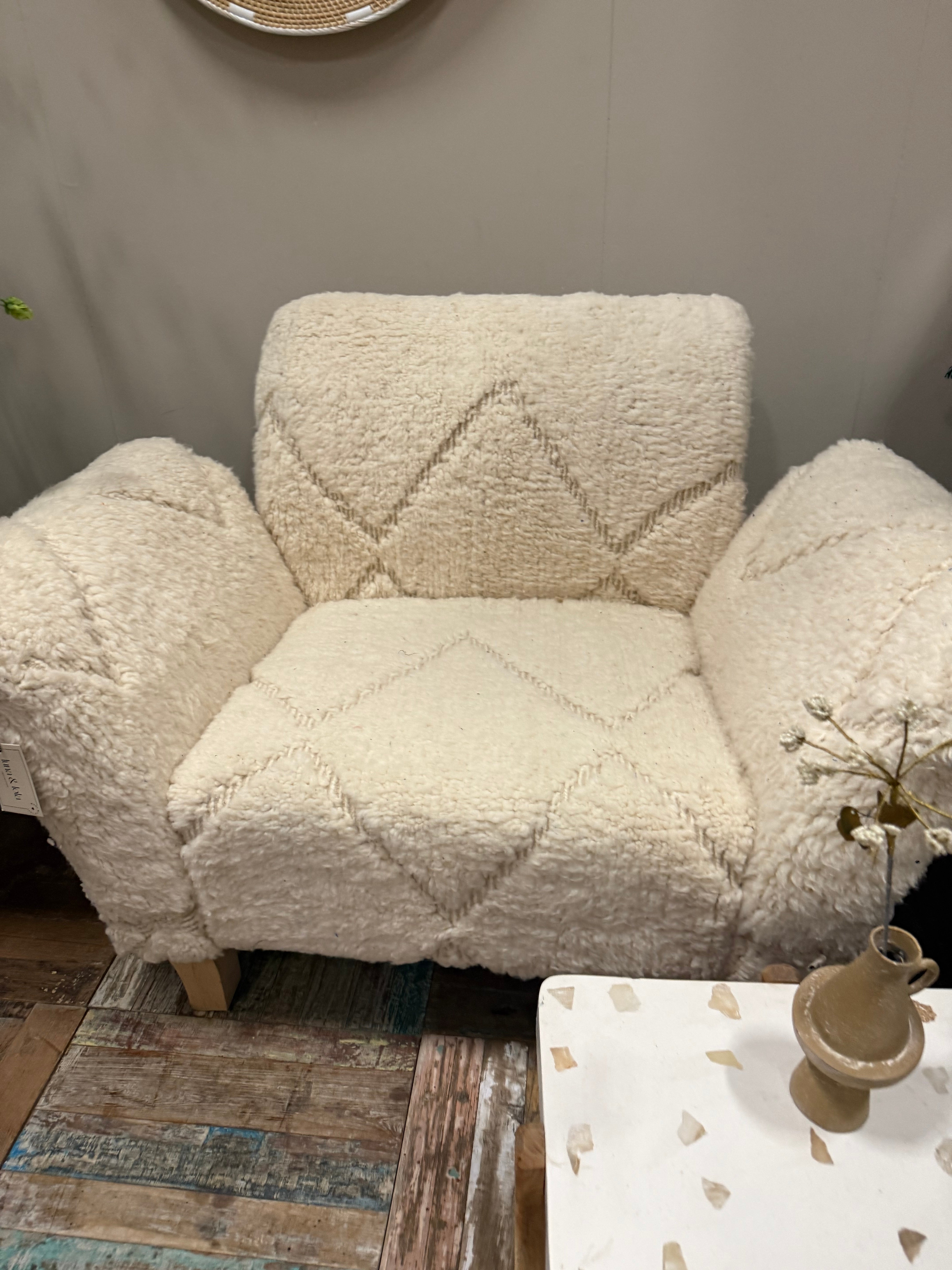 Unieke Fauteuil + poef Berber – 130 breed x 80 cm diep x 85 cm hoog