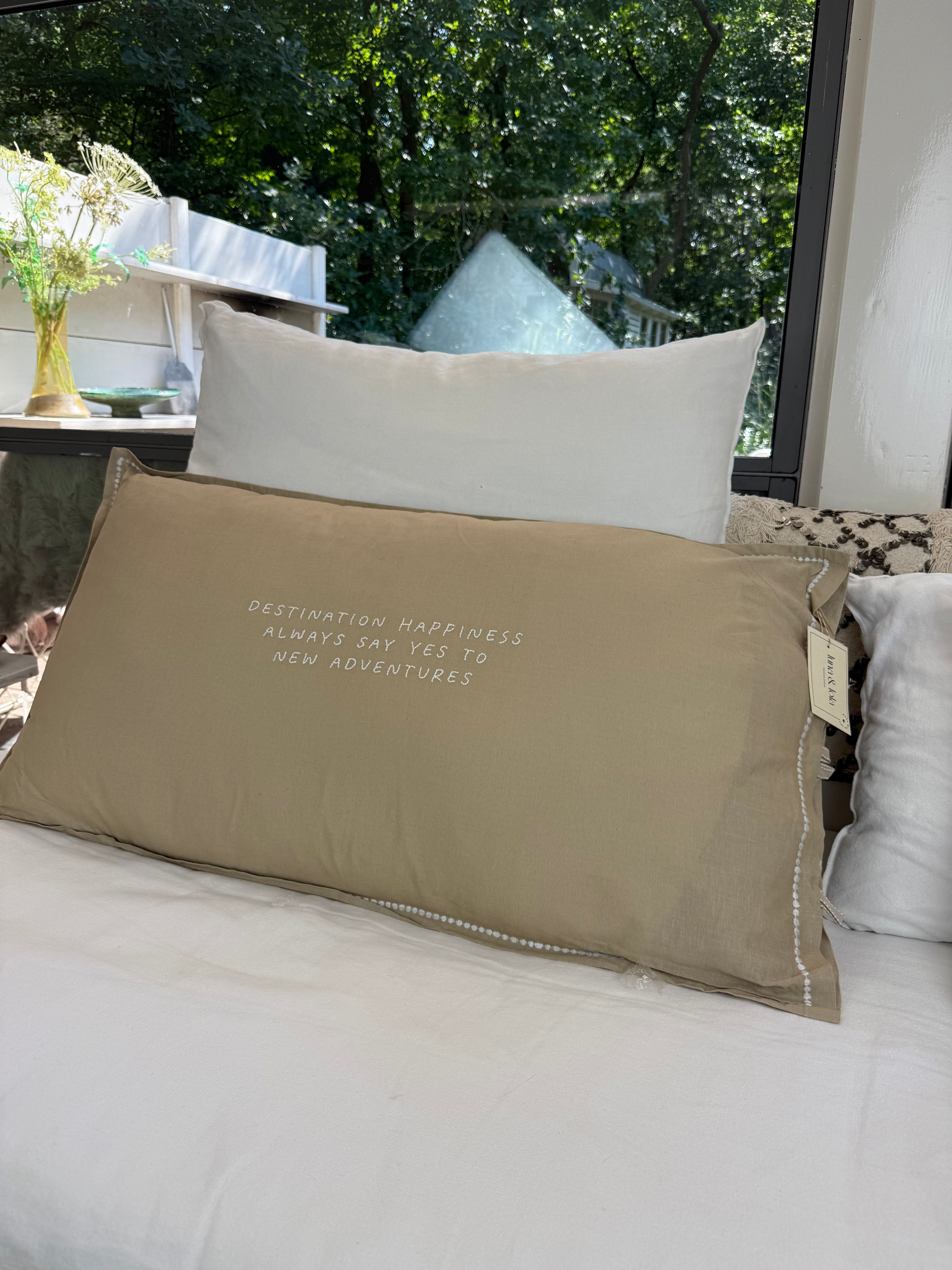 Linnen Pillow + Filling | Destination Happiness | Natural