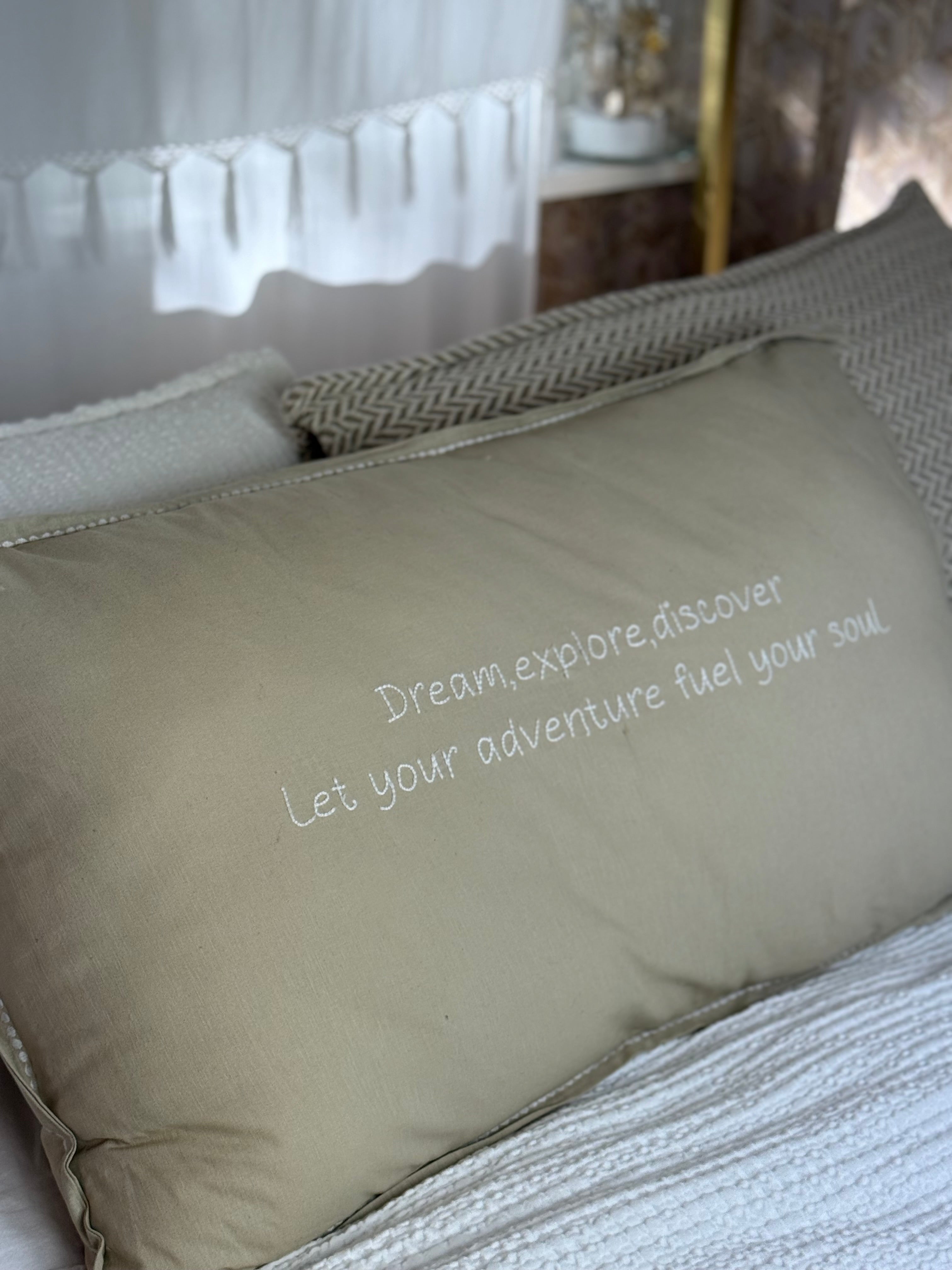 Linnen Pillow + Filling | Dream Explore Discover | Natural