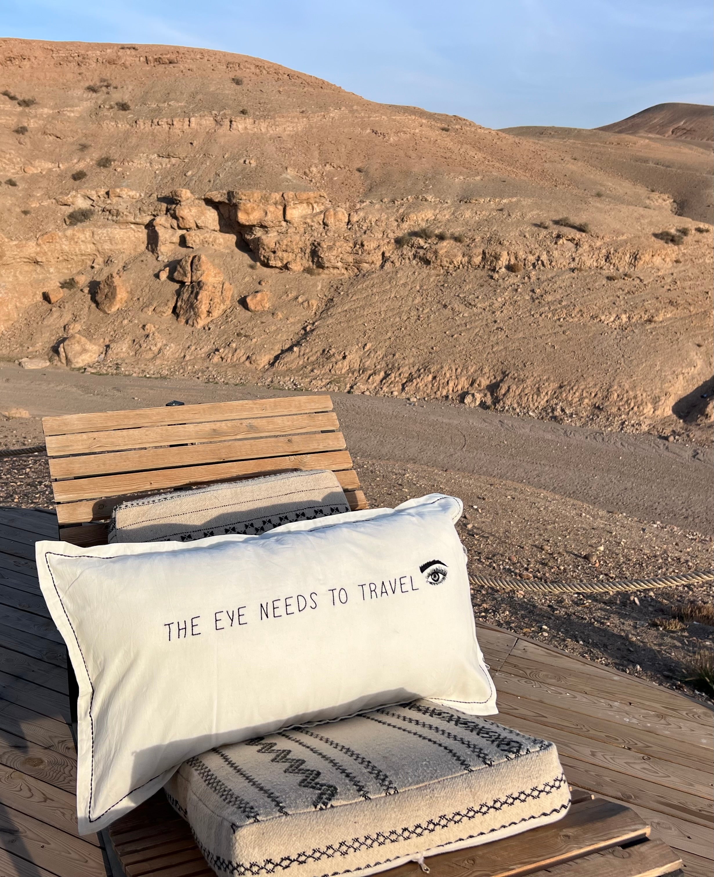 Linnen Pillow + Filling | The Eye Needs To Travel | Natural