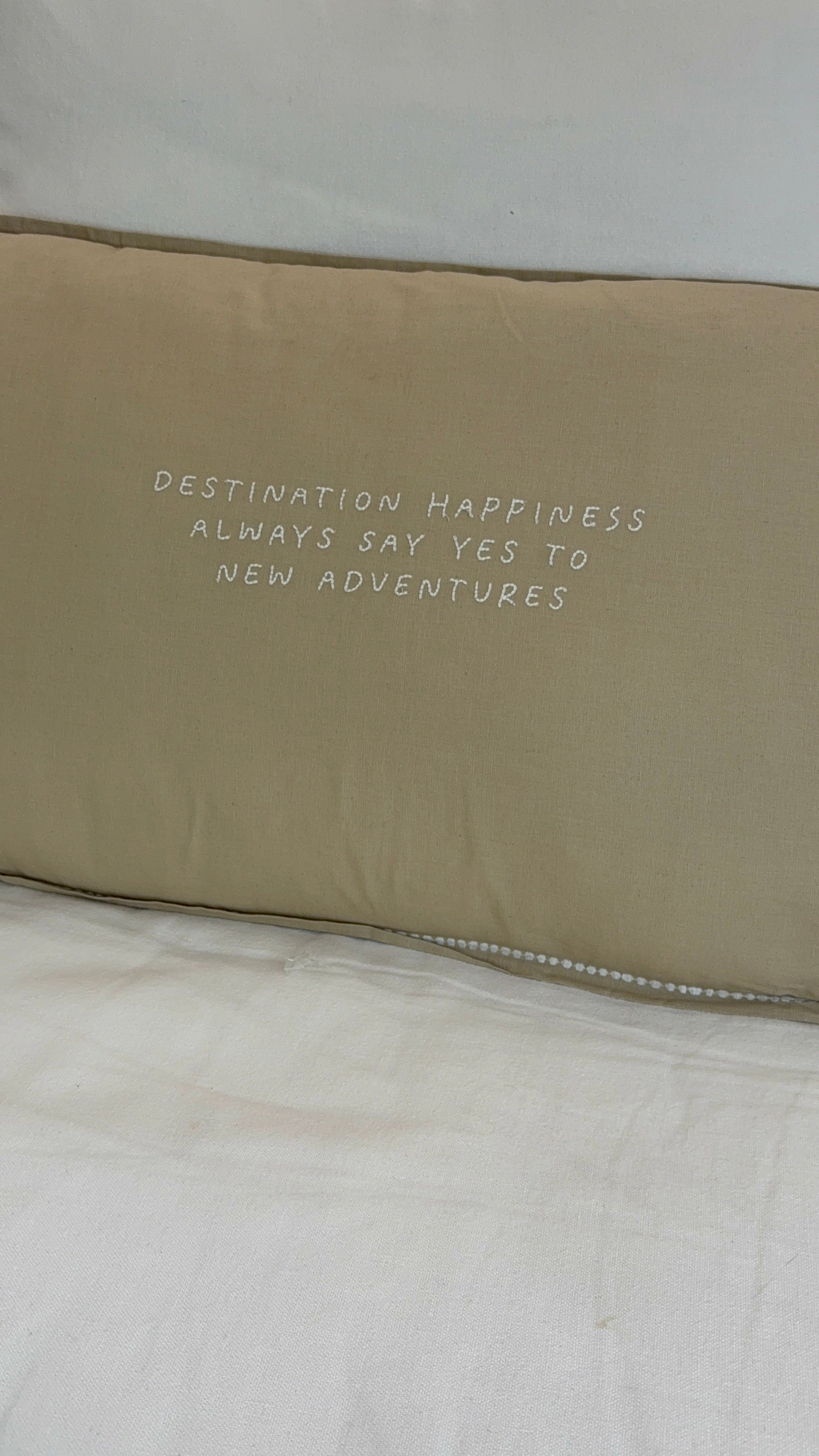 Linnen Pillow + Filling | Destination Happiness | Natural