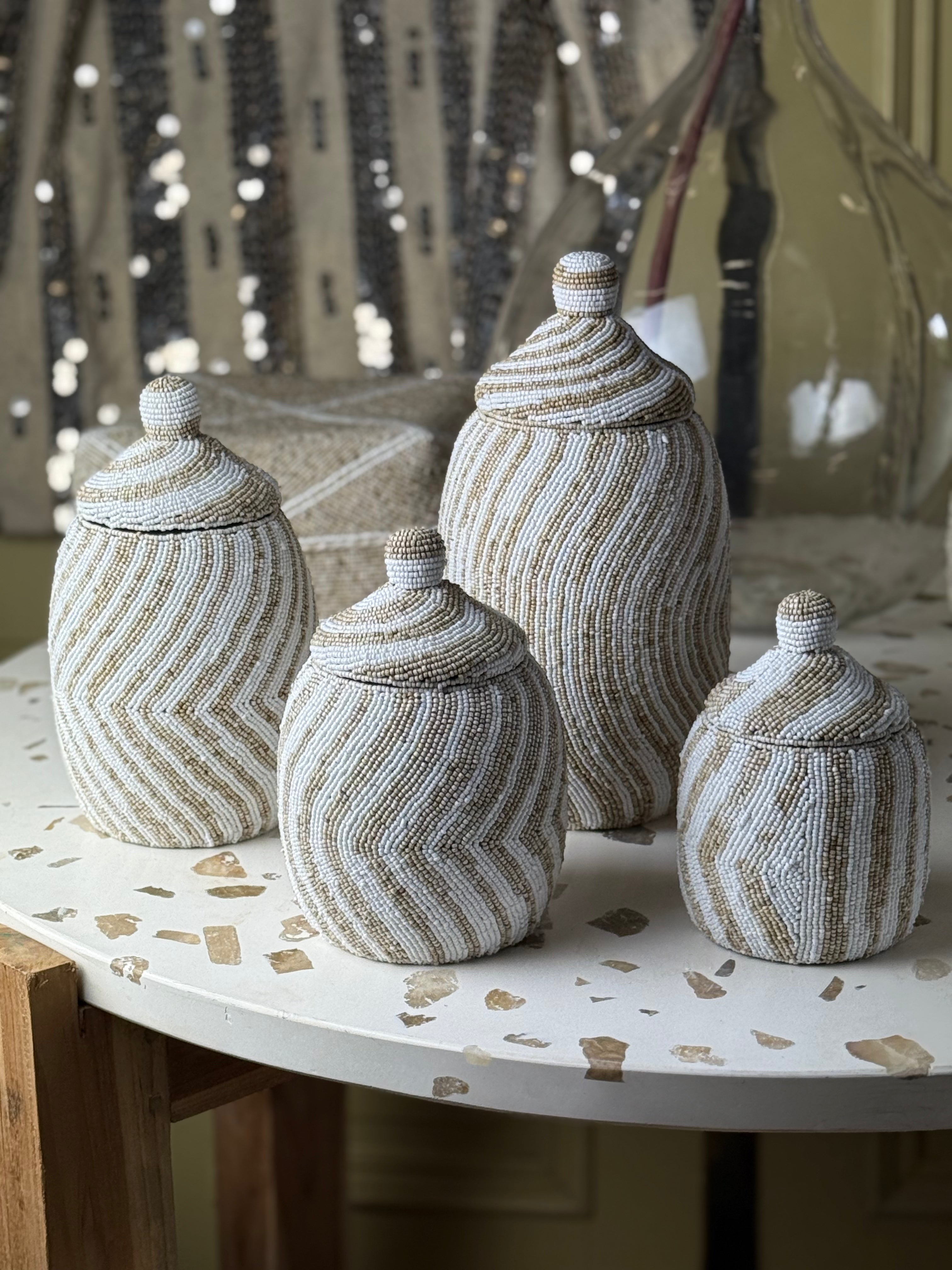 Set van 4 - houten sier vazen met kralenwerk