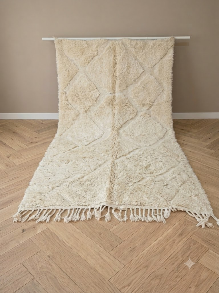 Naturel gebroken wit wollen tapijt 240 x 150 cm, uniek exemplaar