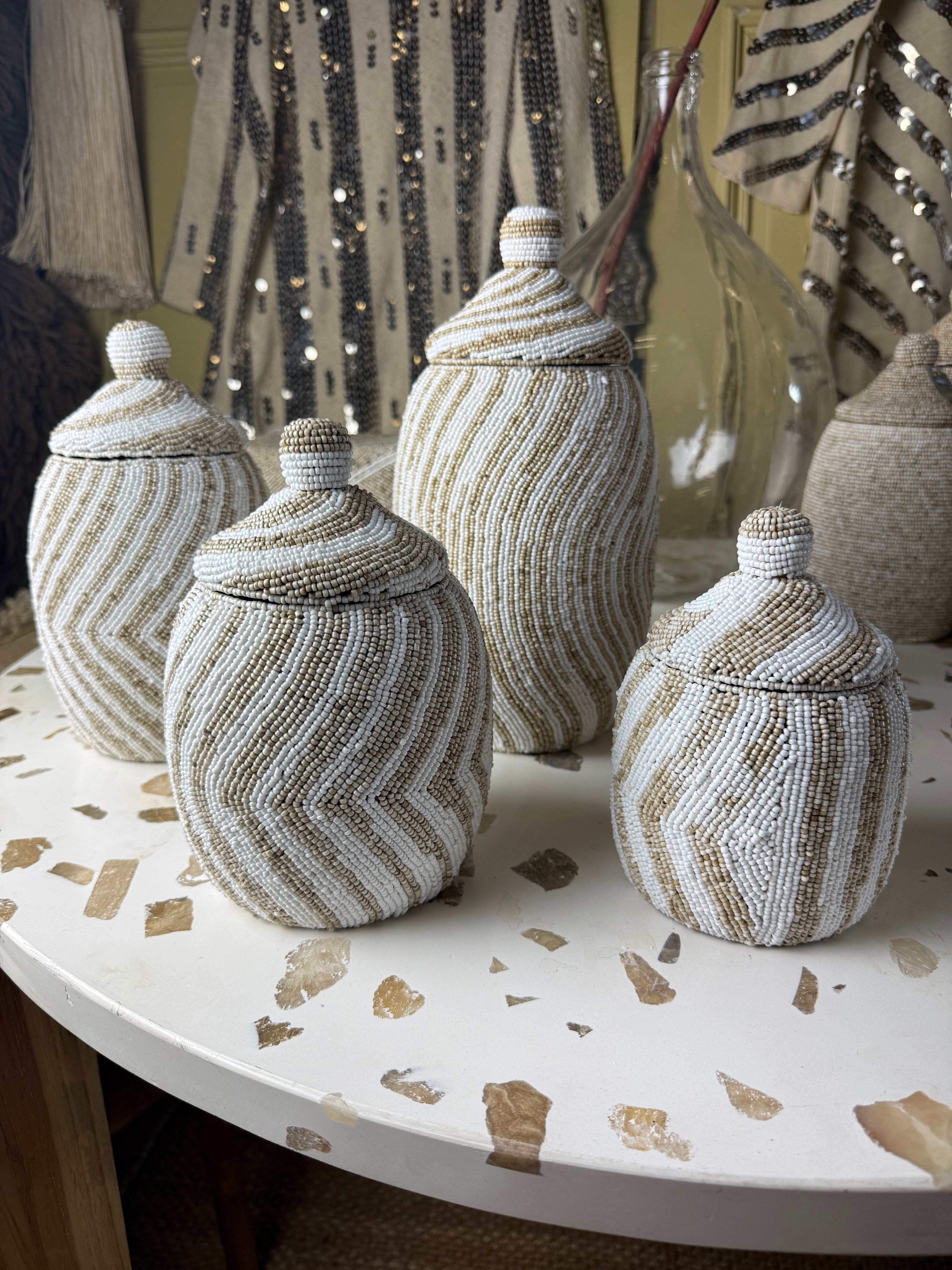 Set van 4 - houten sier vazen met kralenwerk