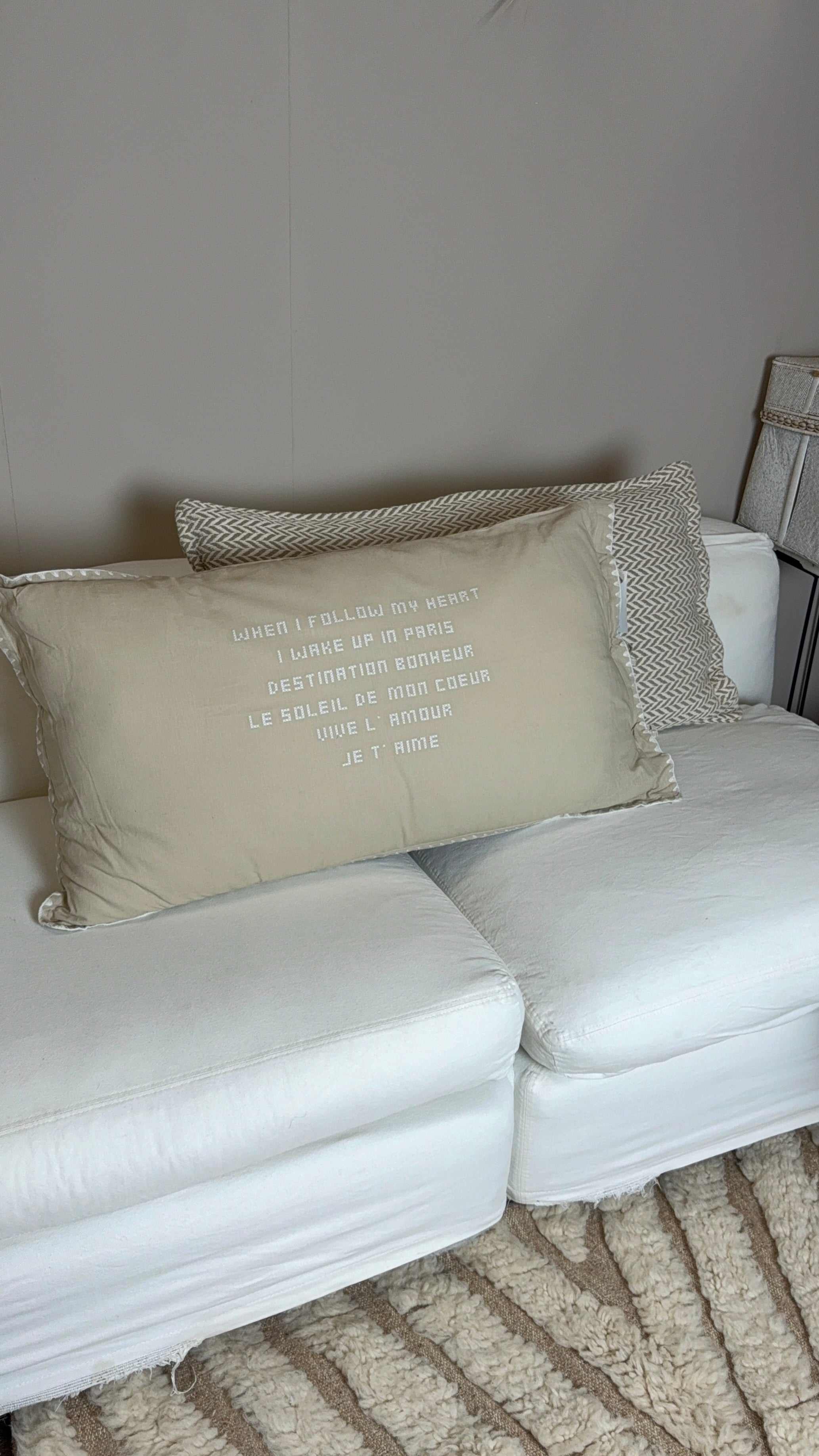 Linnen kussen + binnenkussen | I Wake Up In Paris | Naturel