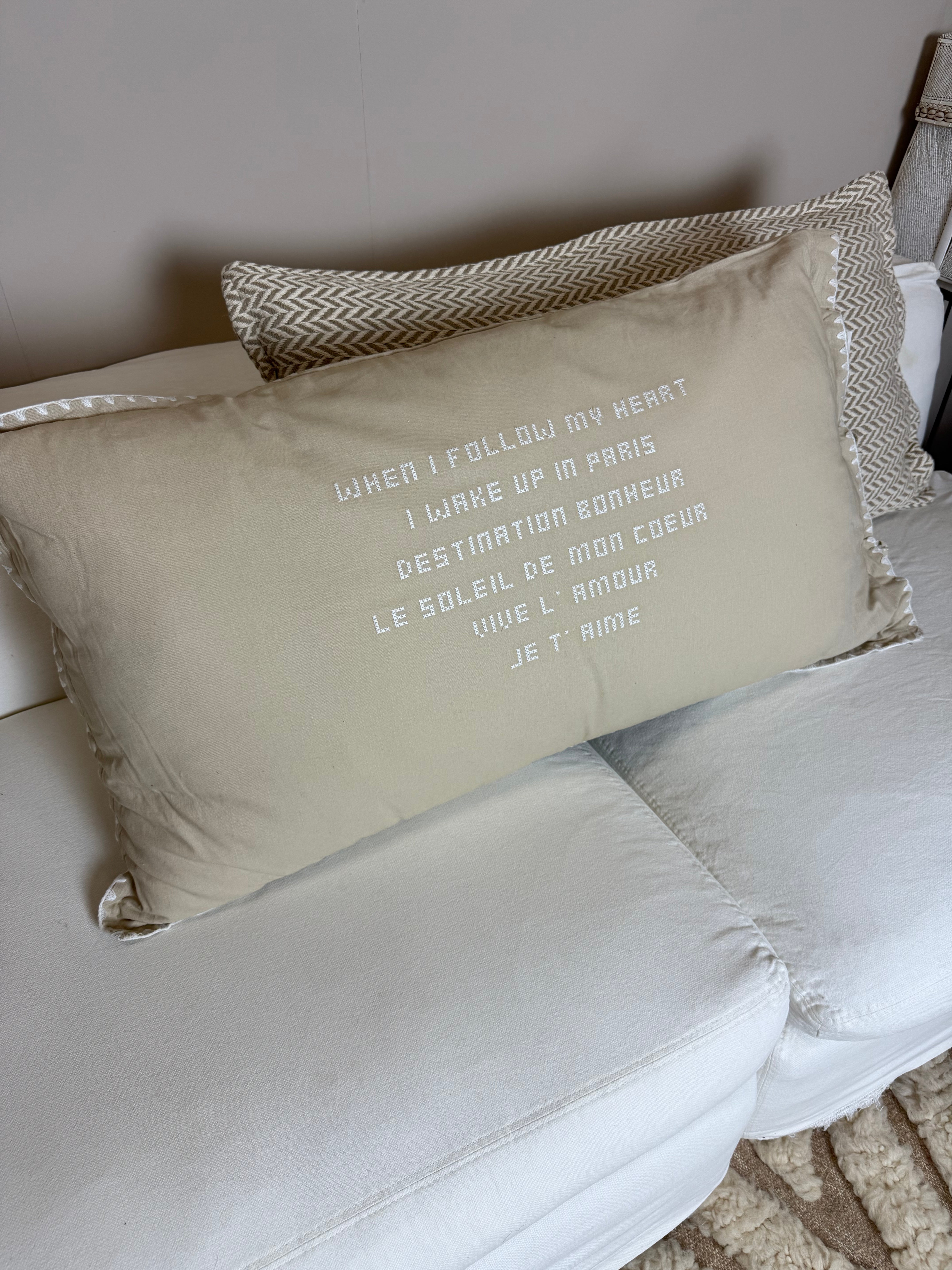 Linnen kussen + binnenkussen | I Wake Up In Paris | Naturel