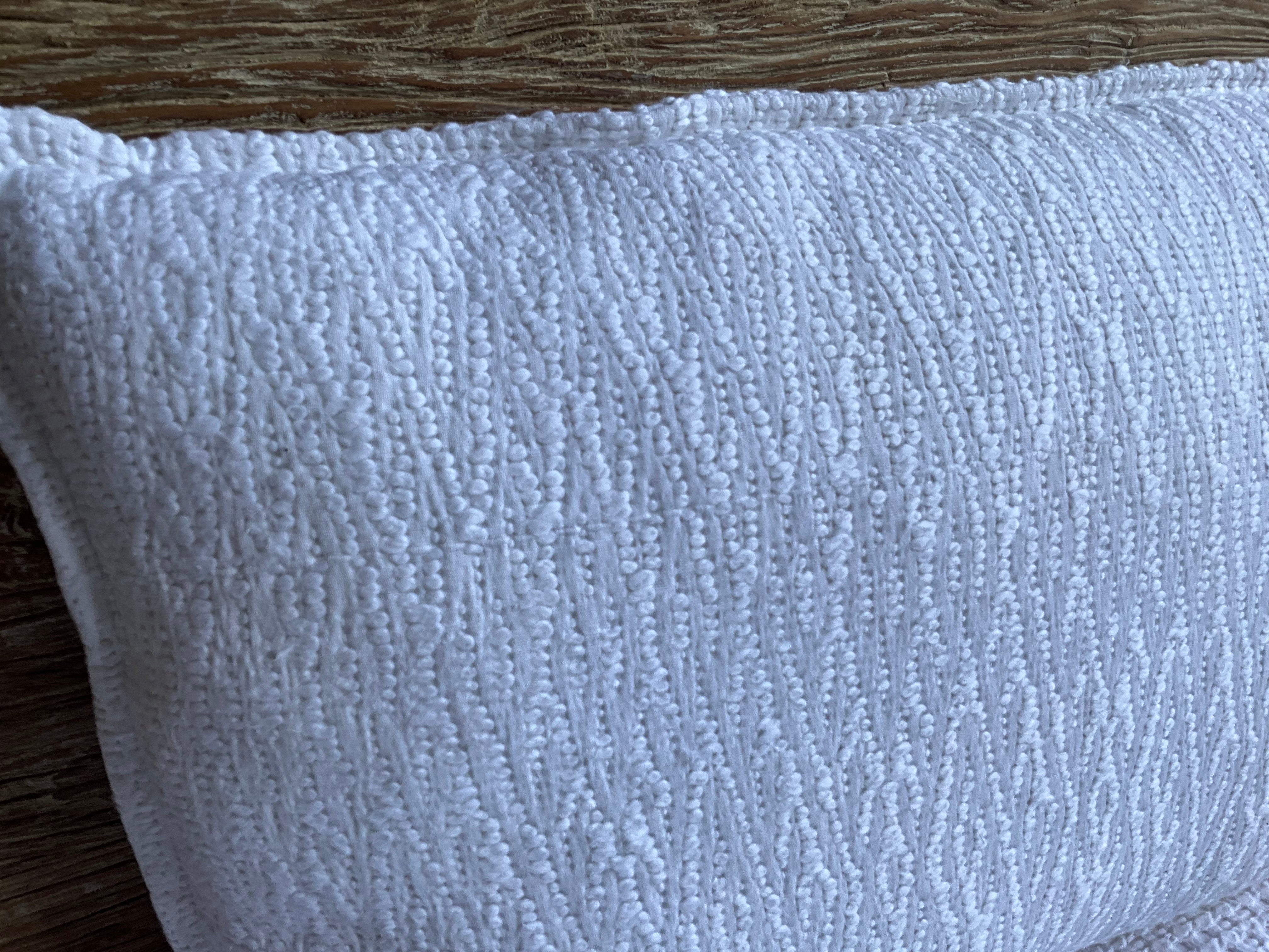 Linnen Pillow + Filling | Jacquard Zigzag