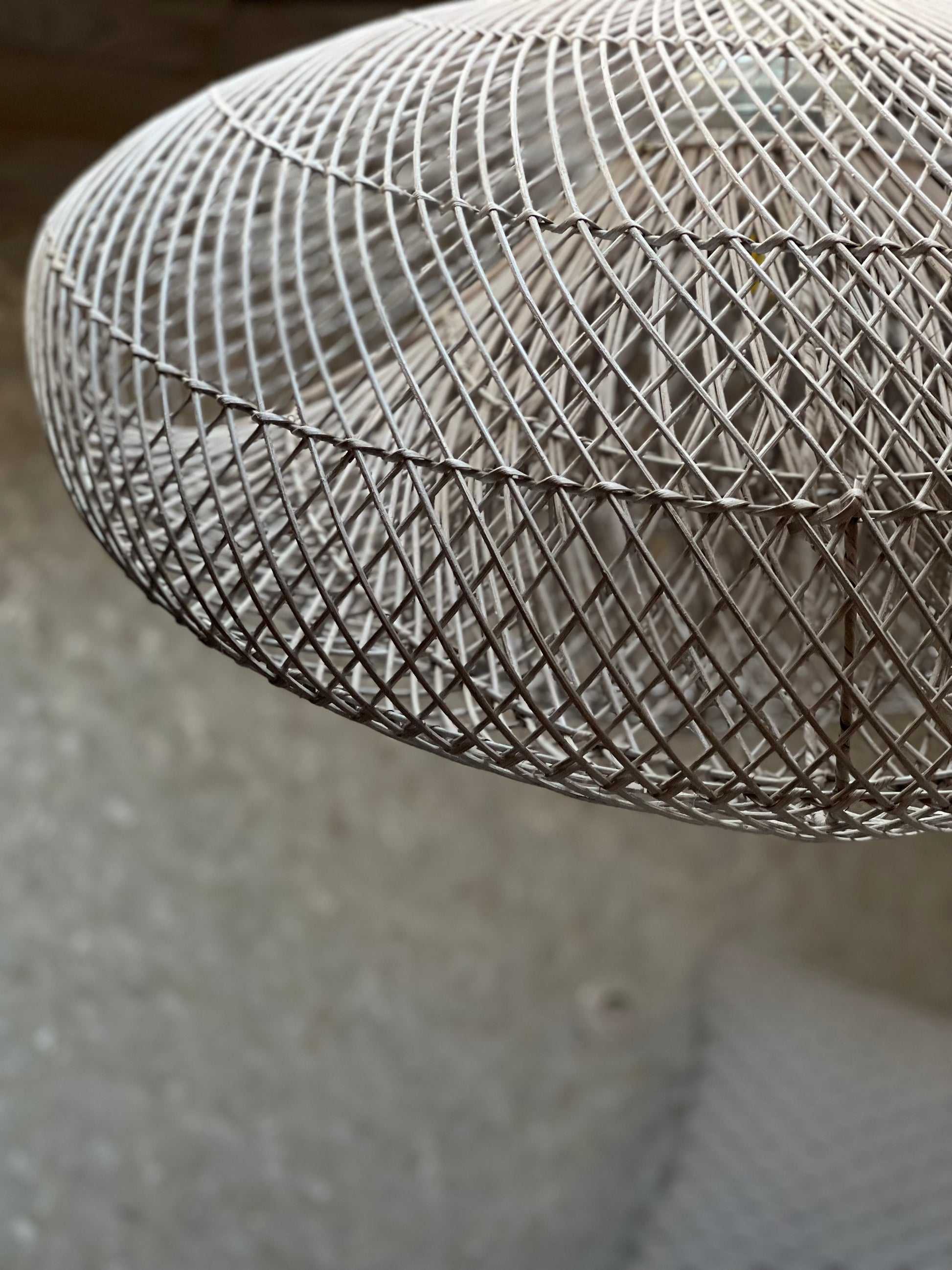 Cloud Lamp Rattan - Organic Shape (60 cm) - White | Mandala Stencil