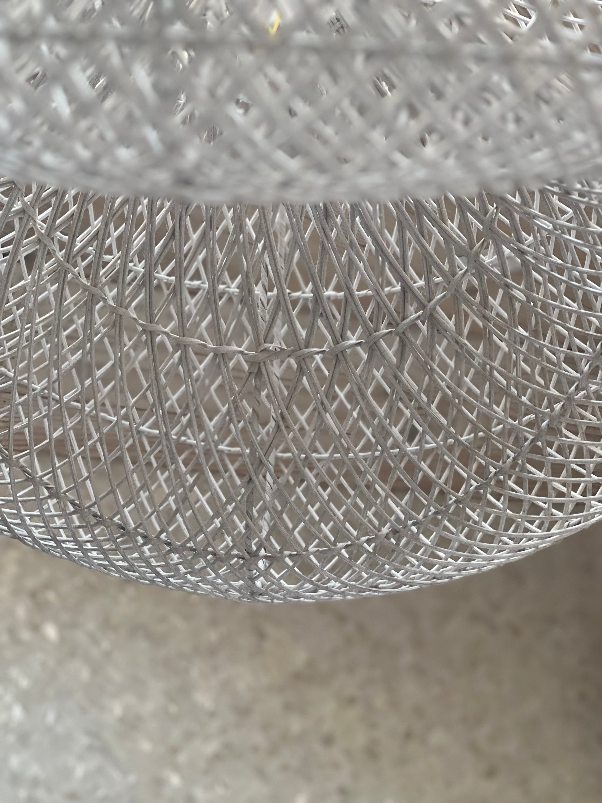 Cloud Lamp Rattan - Organic Shape (60 cm) - White | Mandala Stencil