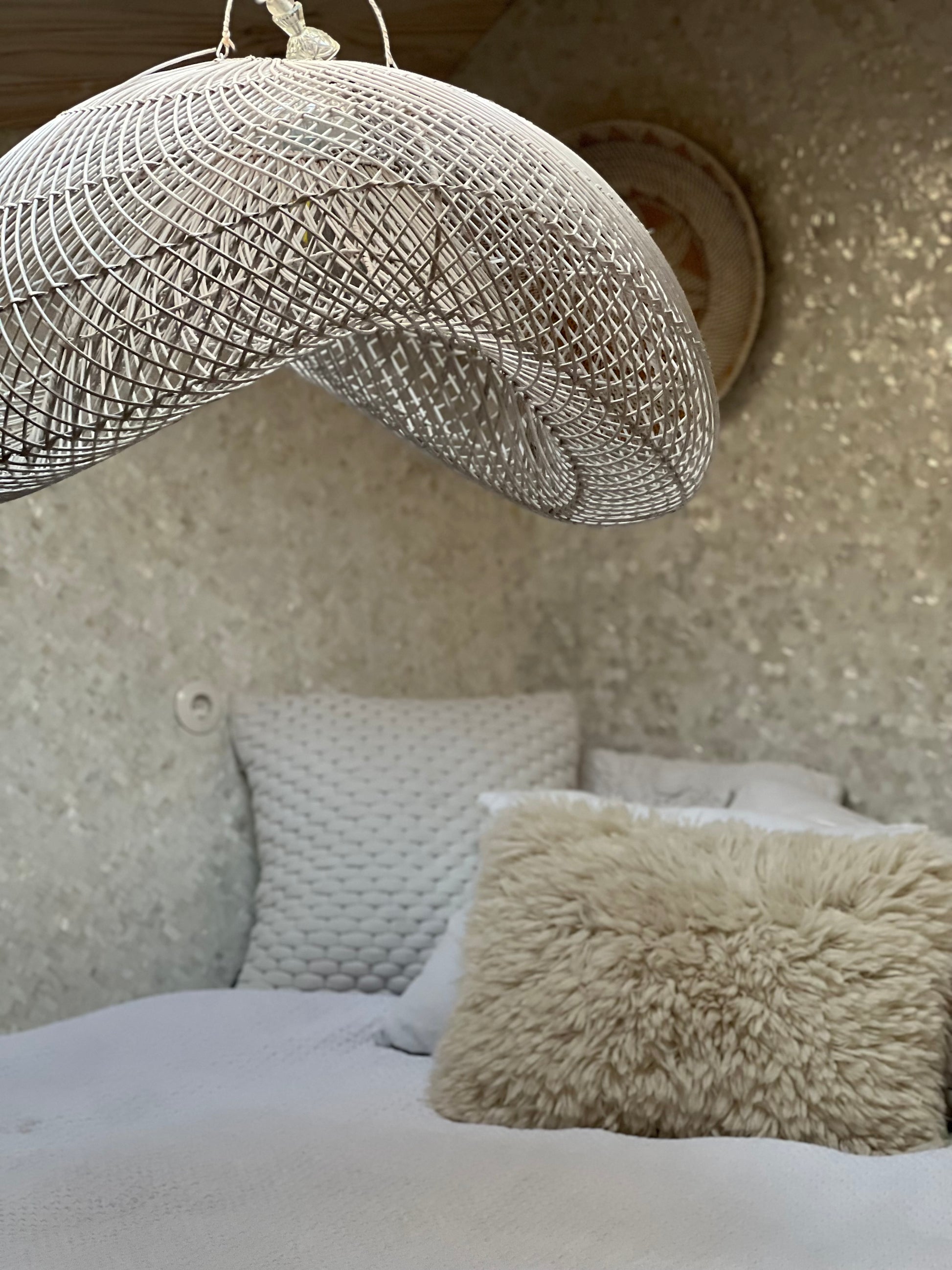 Cloud Lamp Rattan - Organic Shape (60 cm) - White | Mandala Stencil