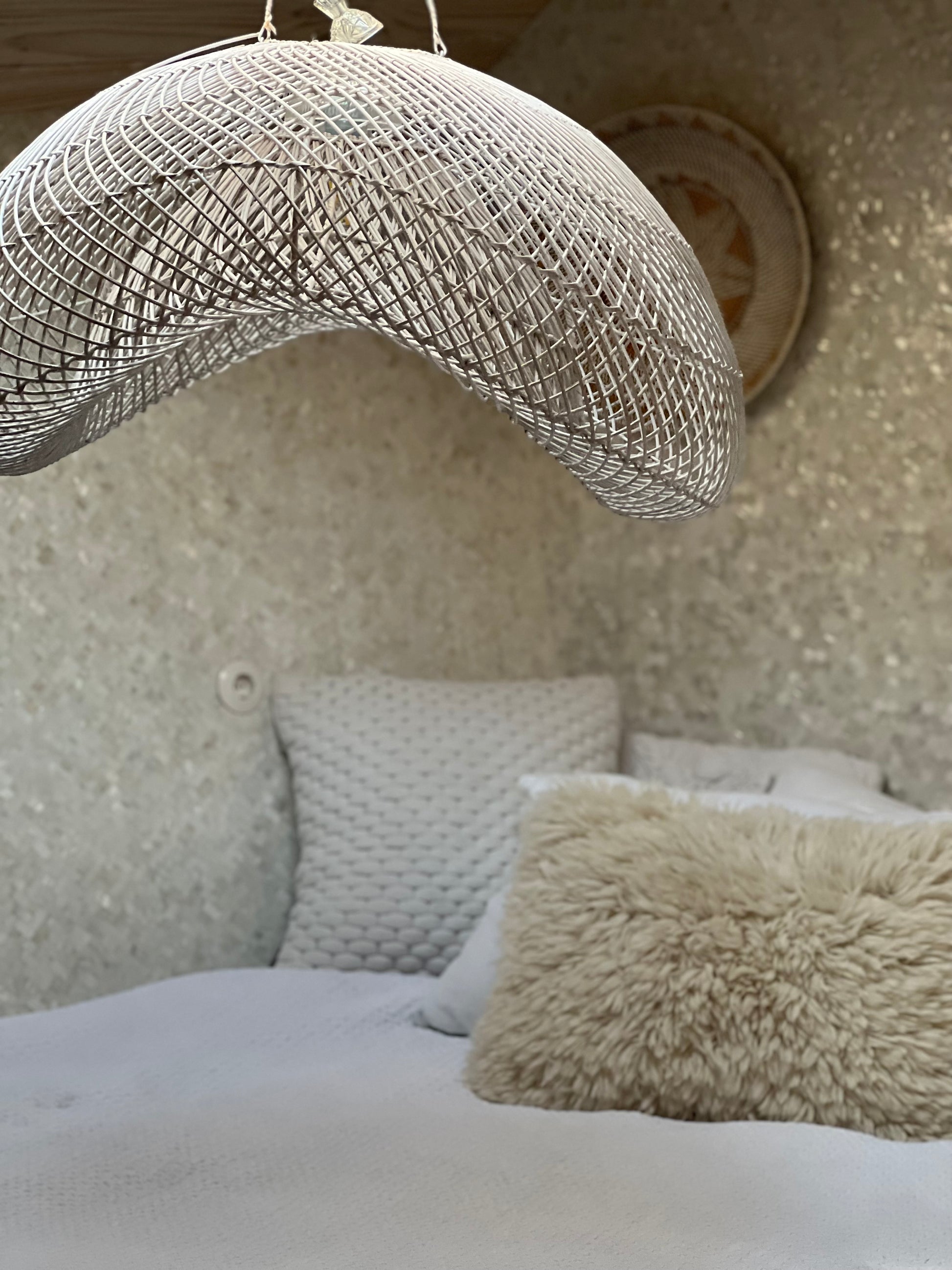 Cloud Lamp Rattan - Organic Shape (60 cm) - White | Mandala Stencil