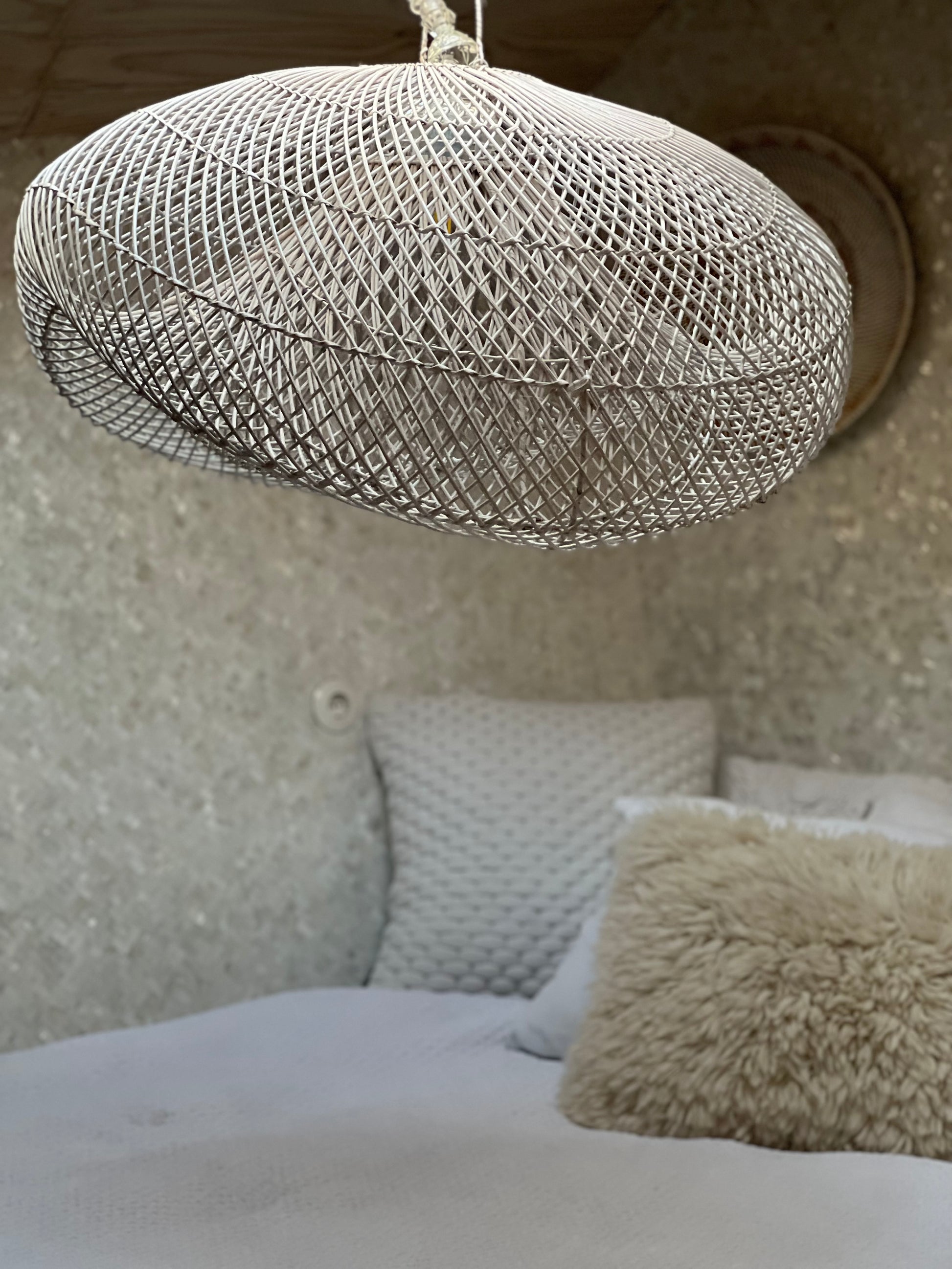 Cloud Lamp Rattan - Organic Shape (60 cm) - White | Mandala Stencil