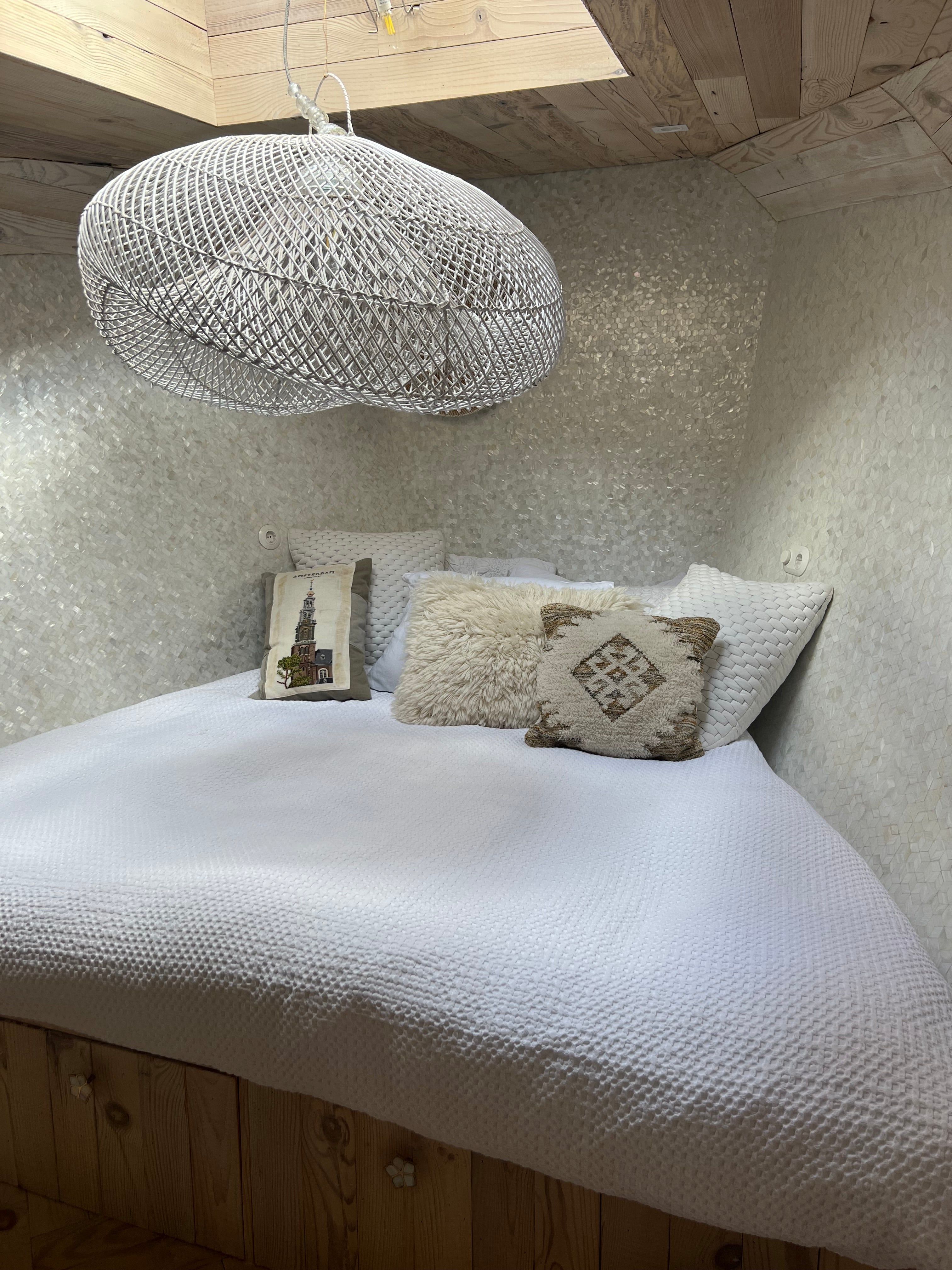 XL Handcrafted Rattan Lamp - Cloud | White | 40 cm