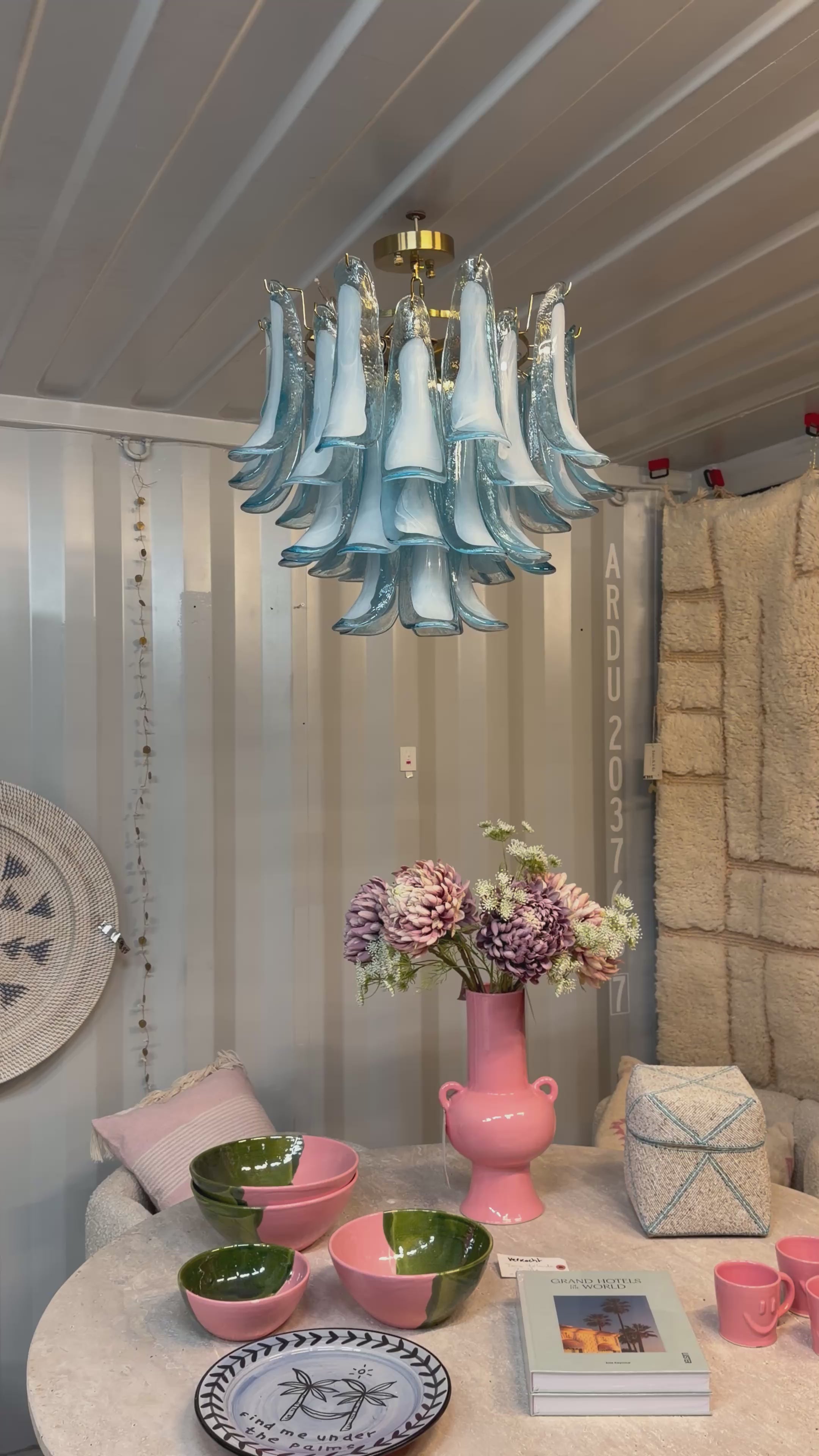 Video laden: Ciao Bella · Handgeblazen glazen hanglamp in Murano-stijl · Wit · 45 × 45 cm