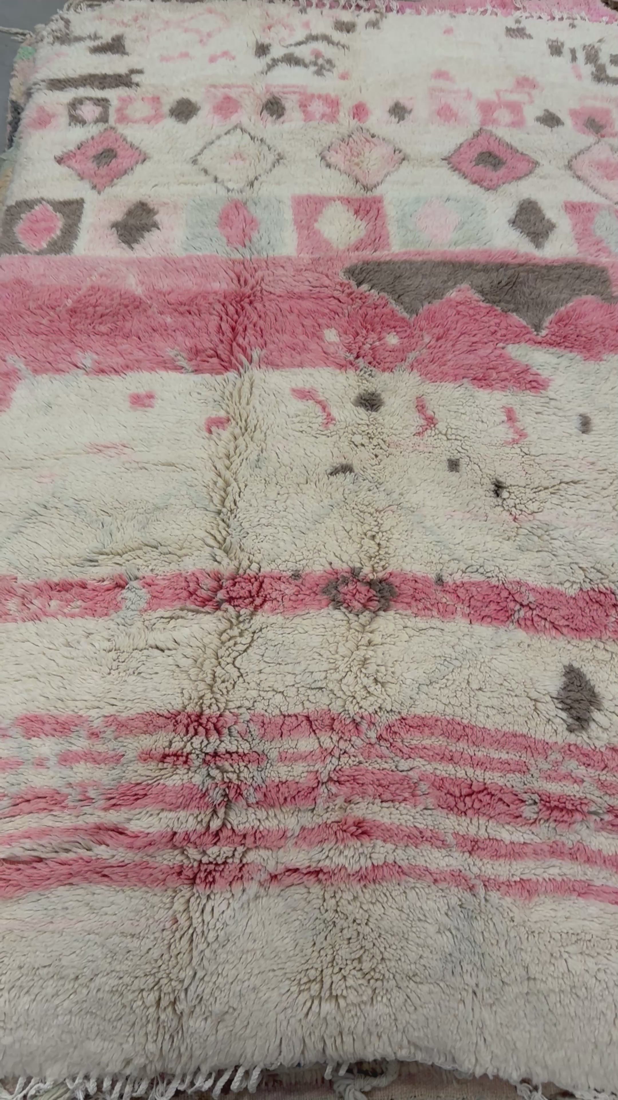 Speel de video af Kleed naturel en pink - 100% Wol | 260  x 160 cm - uniek exemplaar