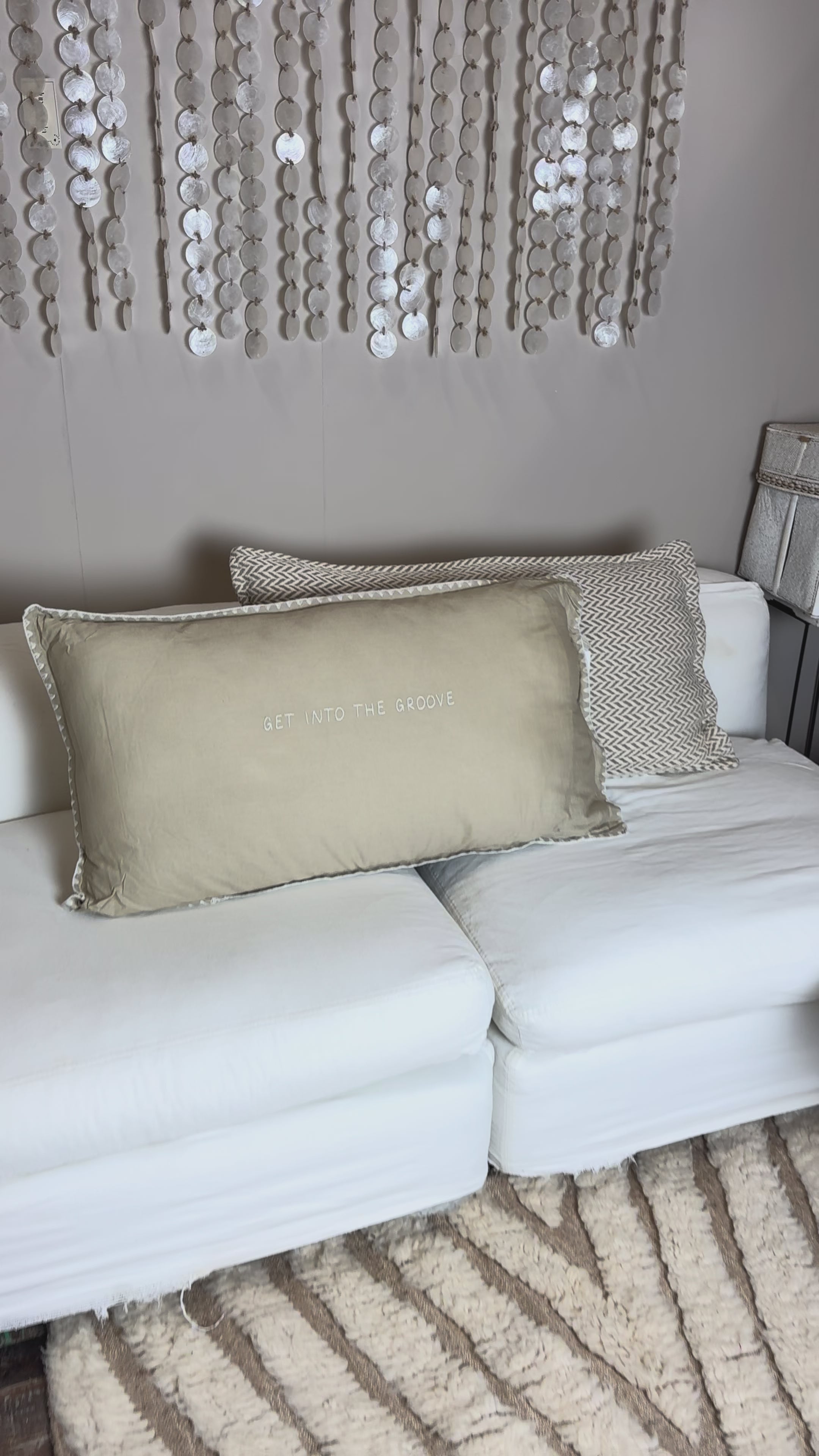 Load video: Linnen kussen + binnenkussen | Get Into The Groove | Naturel