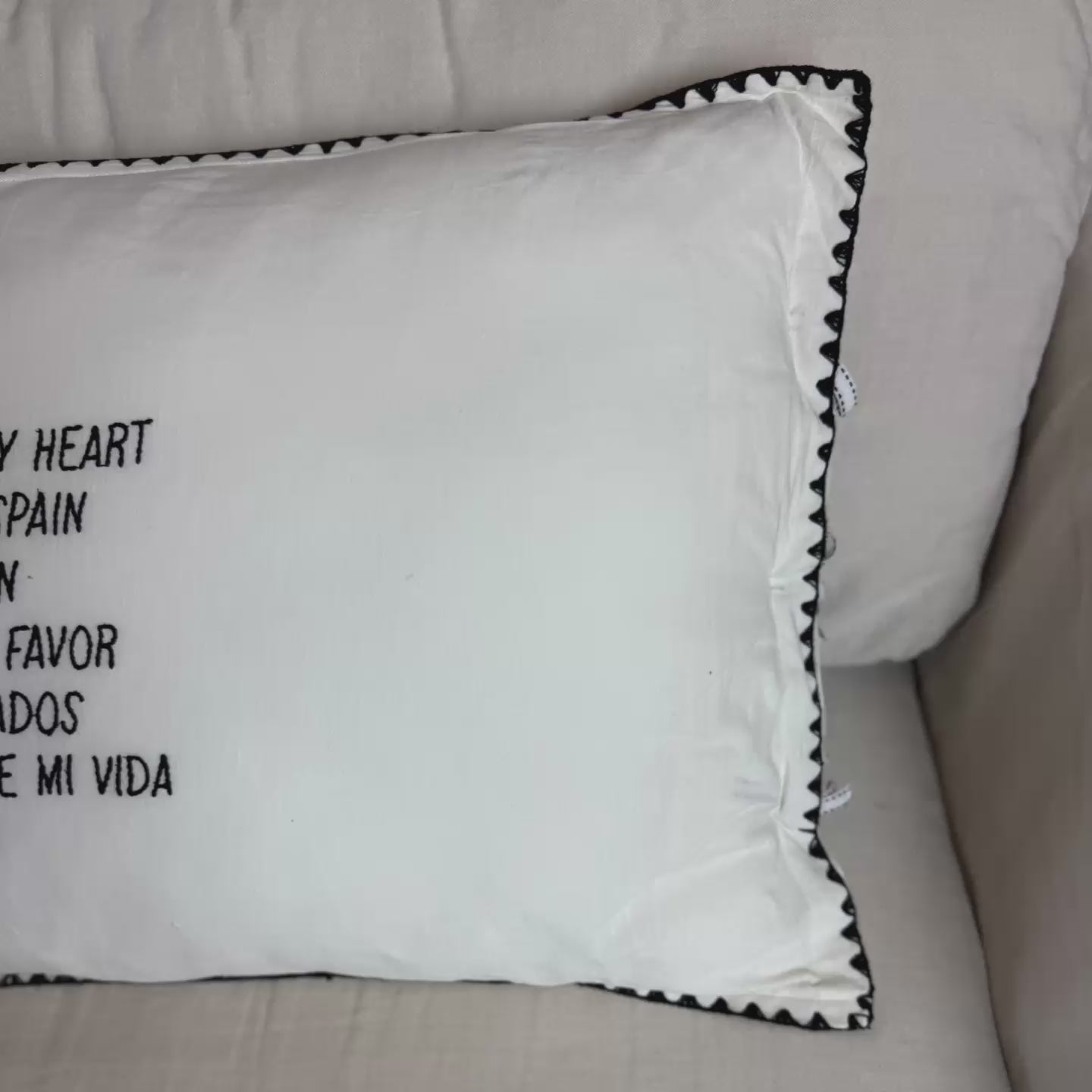Load video: Linnen Pillow + Filling | I Wake Up In Spain | White