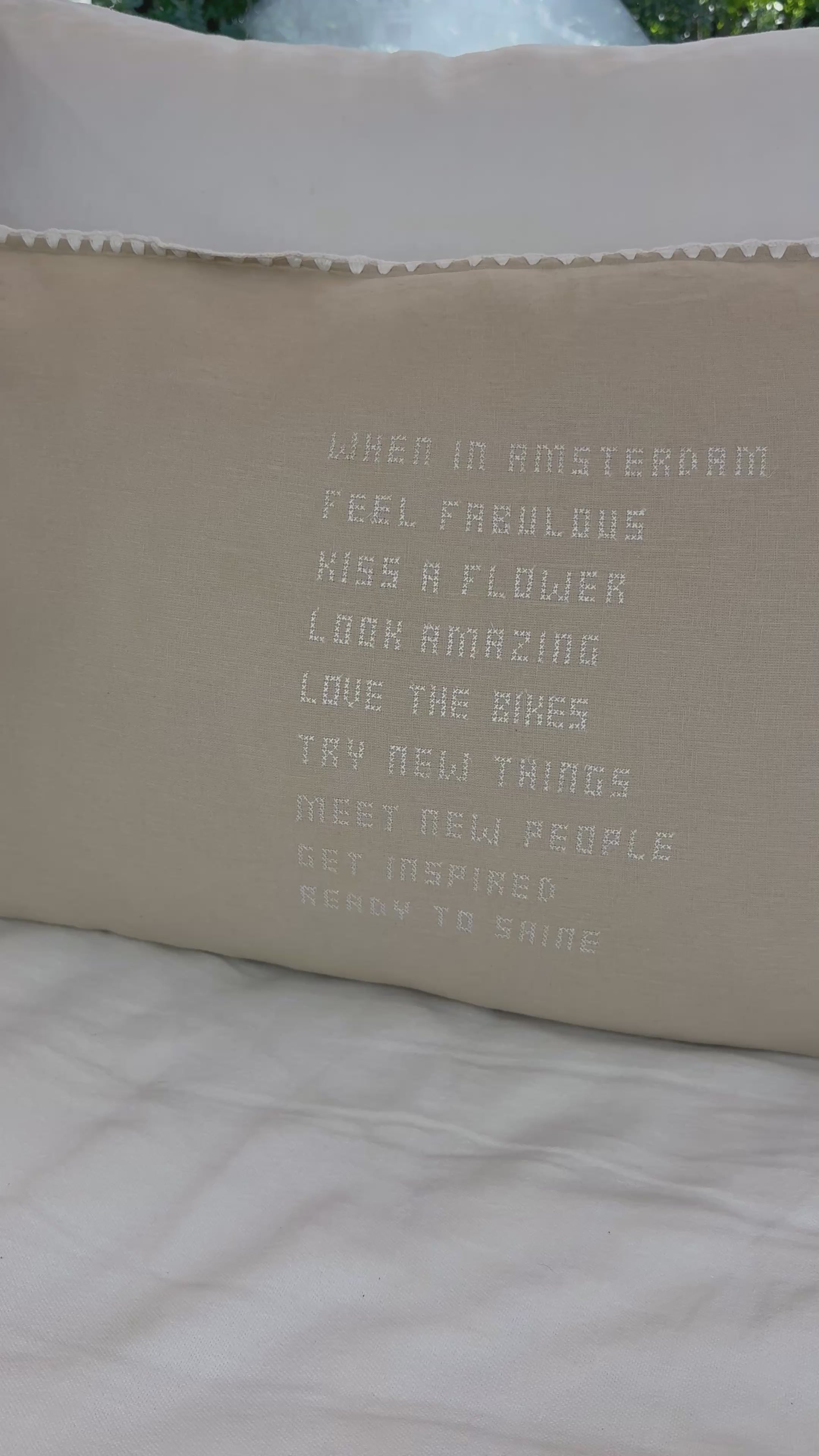 Video laden: Linnen Kussen + Vulling | Wanneer in Amsterdam | Natuurlijk